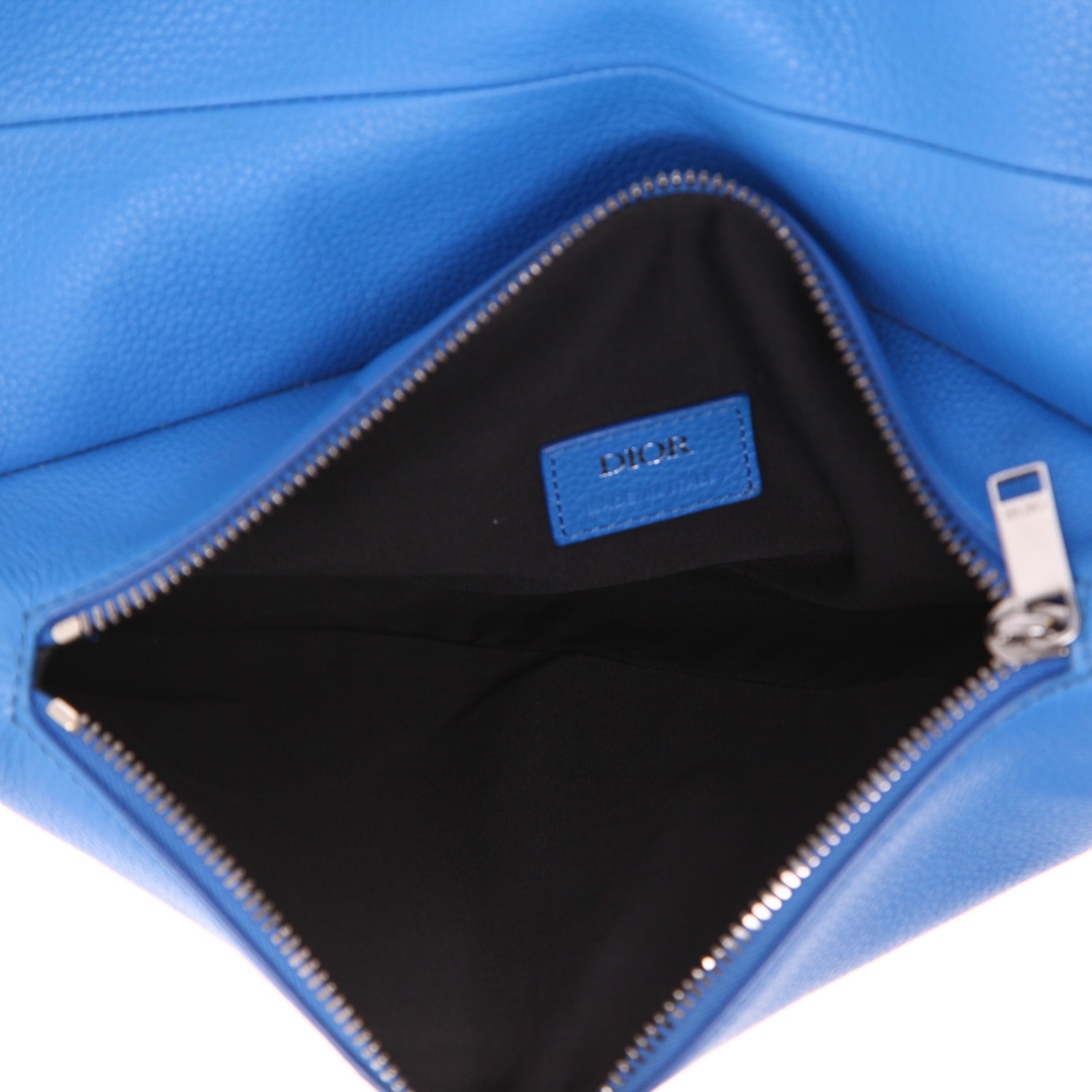 Bolso bandolera Dior Saddle en cuero granulado azul - Detail D3
