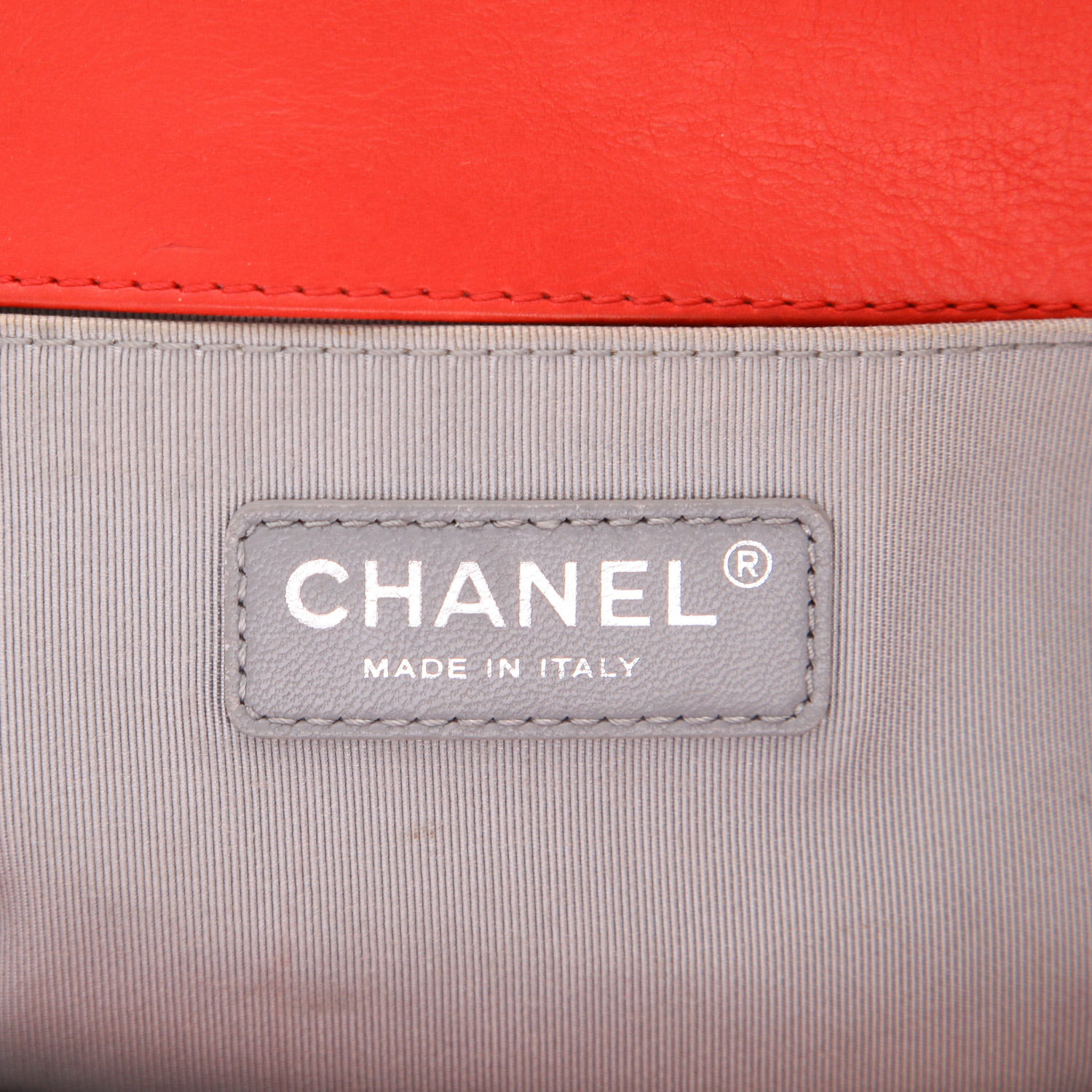 Borsa a tracolla Chanel  Boy modello piccolo  in pelle trapuntata rossa - Detail D2