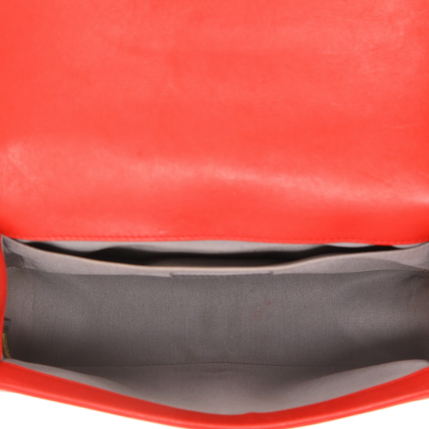 Chanel Boy small model shoulder bag in red quilted leather - Detail D3