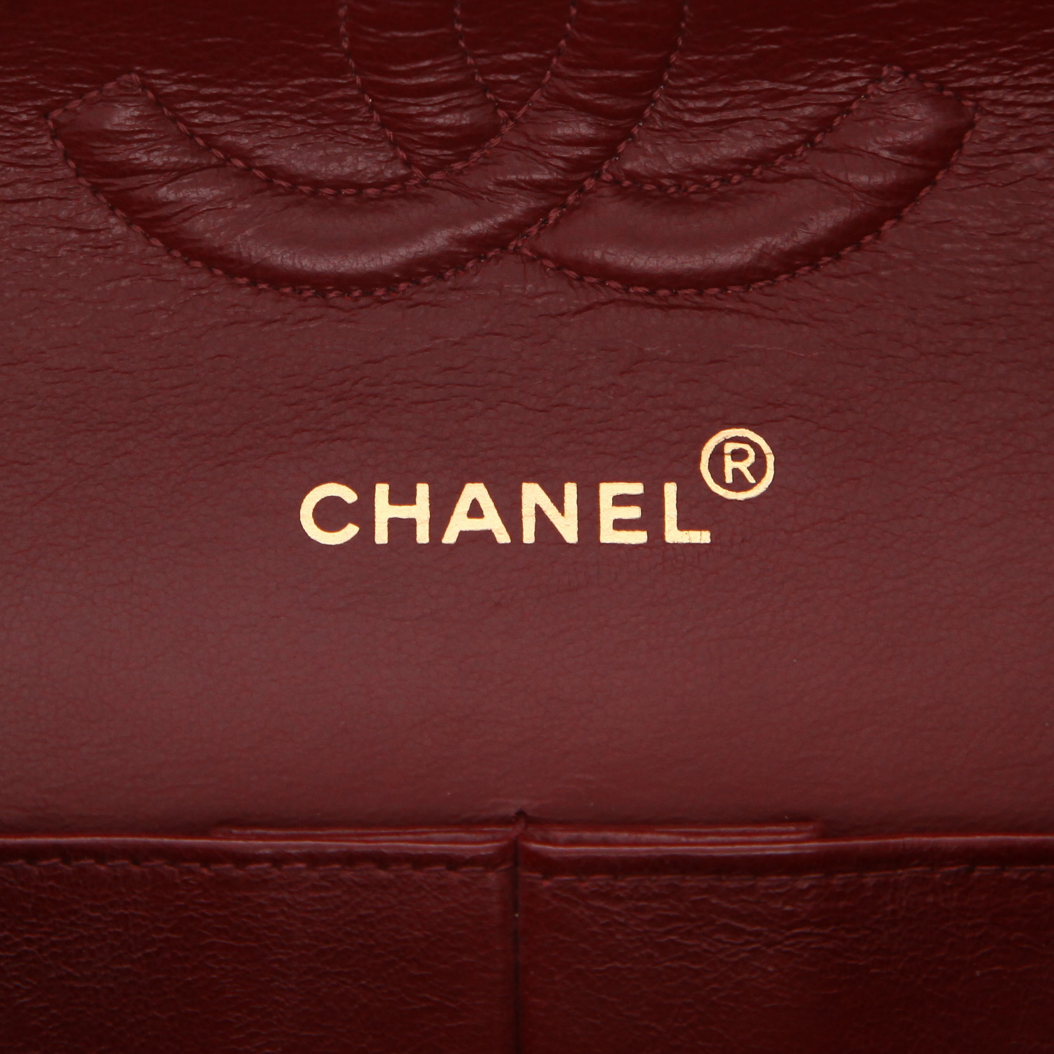 Sac à main Chanel  Timeless Classic en cuir matelassé noir - Detail D2