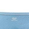 Sac bandoulière Hermès  Evelyne en cuir togo bleu-jean - Detail D2 thumbnail