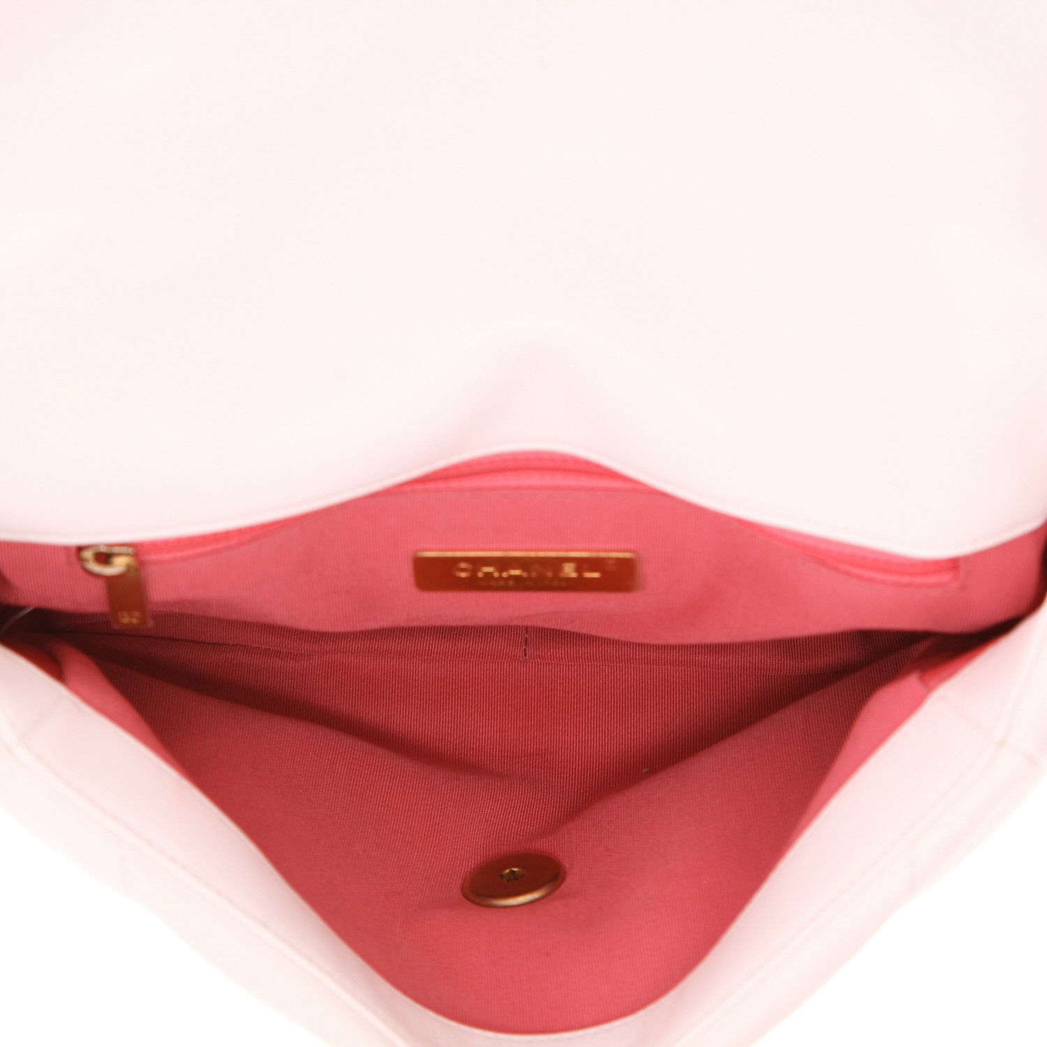 Chanel 19 shoulder bag in white quilted leather - Detail D3