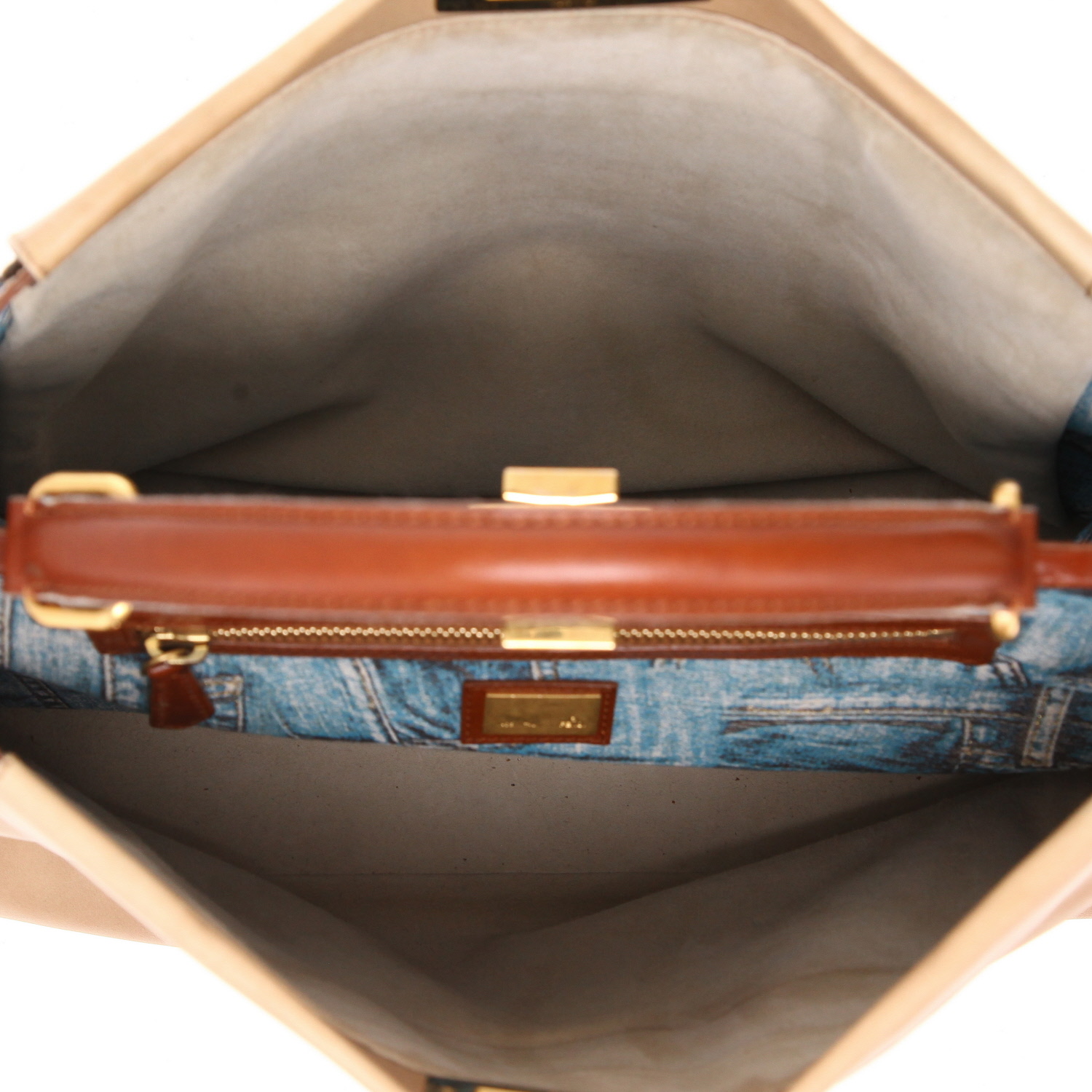 Sac à main Fendi Peekaboo en cuir beige - Detail D3