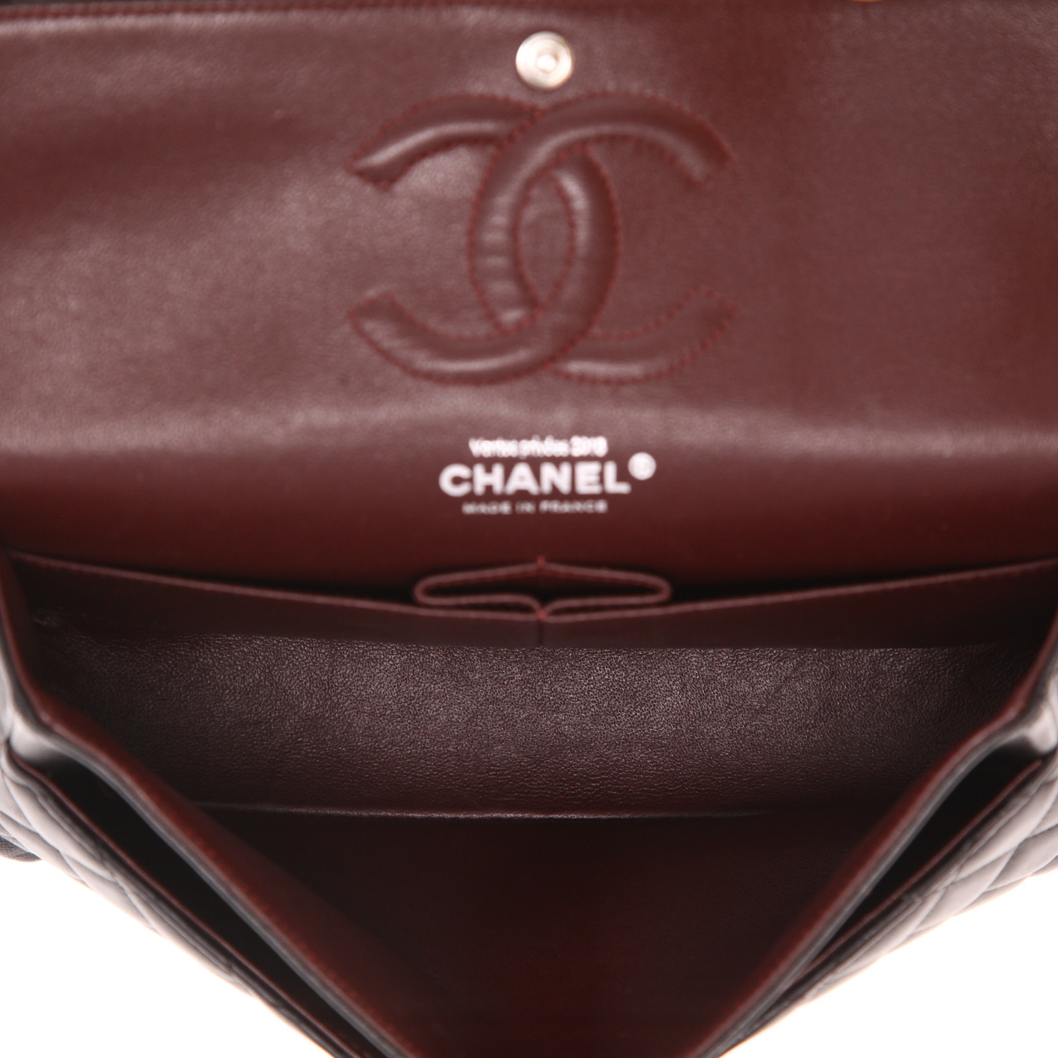 Chanel  Timeless Classic handbag  in black quilted leather - Detail D3