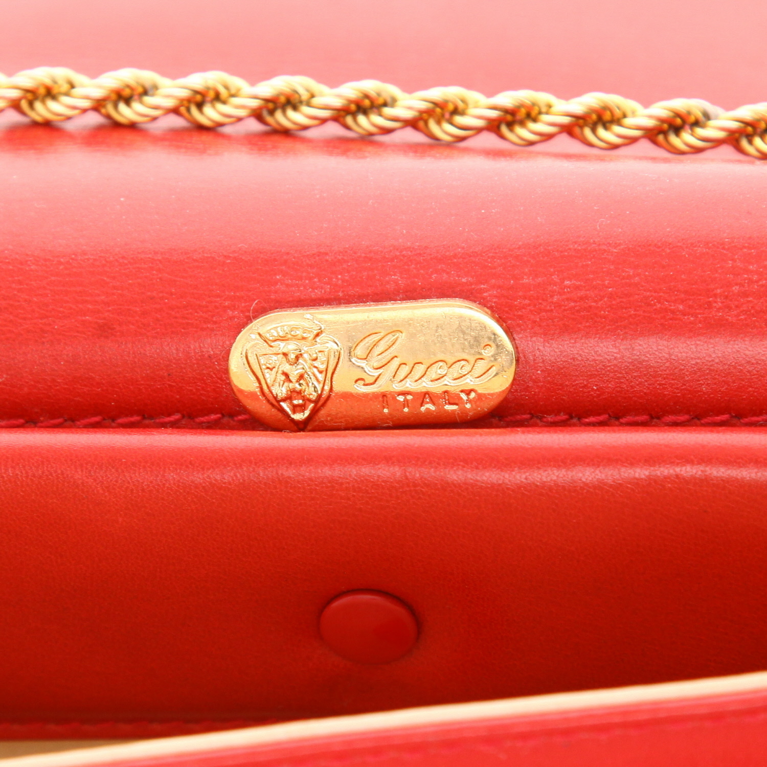 Sac à main Gucci Vintage en cuir rouge - Detail D2