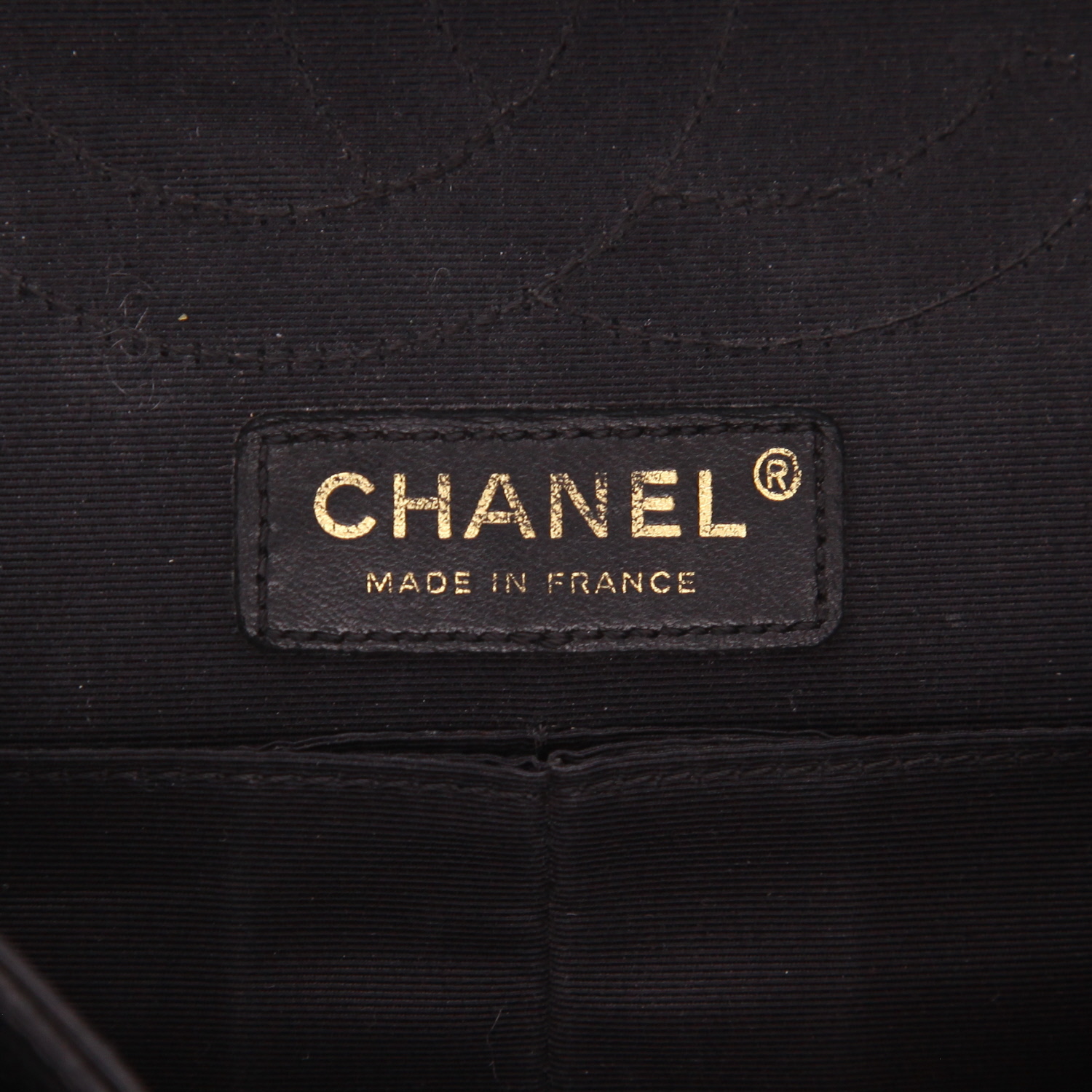 Sac bandoulière Chanel  Chanel 2.55 en satin noir - Detail D2
