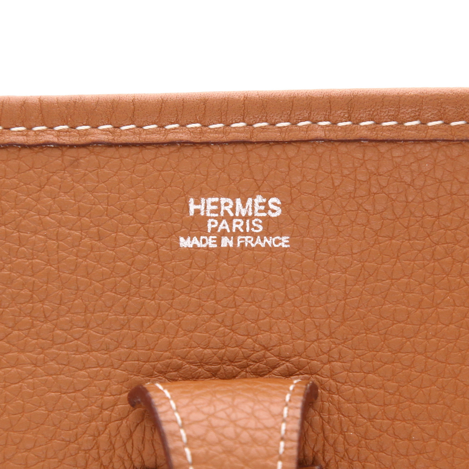 Bolso bandolera Hermès  Evelyne en cuero togo color oro - Detail D2