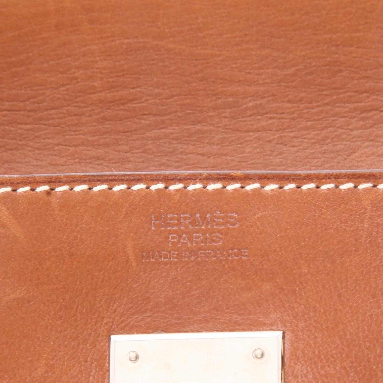 Bolso de mano Hermès  Birkin 30 cm en cuero Barenia color oro y lona beige - Detail D2