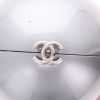 Minaudière Chanel  Pearl en plexiglas gris argenté - Detail D2 thumbnail