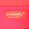 Chanel  Boy small model  shoulder bag  in pink patent leather - Detail D2 thumbnail