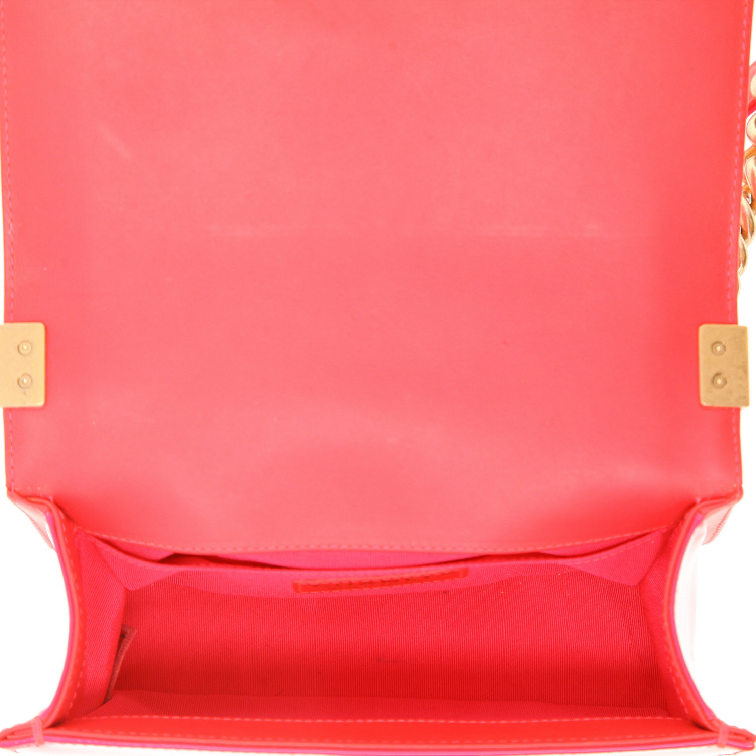 Sac bandoulière Chanel  Boy petit modèle  en cuir verni rose - Detail D3