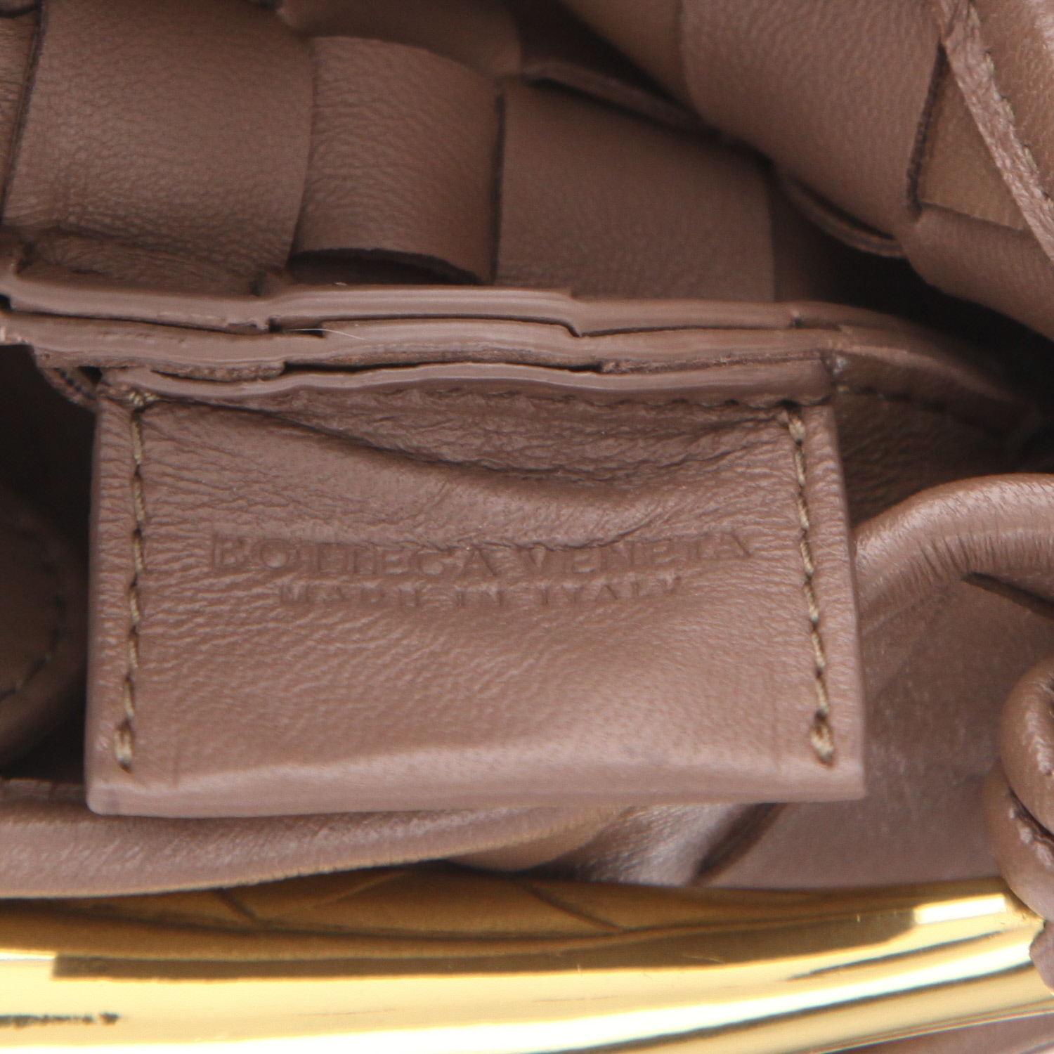 Sac bandoulière Bottega Veneta  Sardine petit modèle  en cuir intrecciato marron - Detail D2