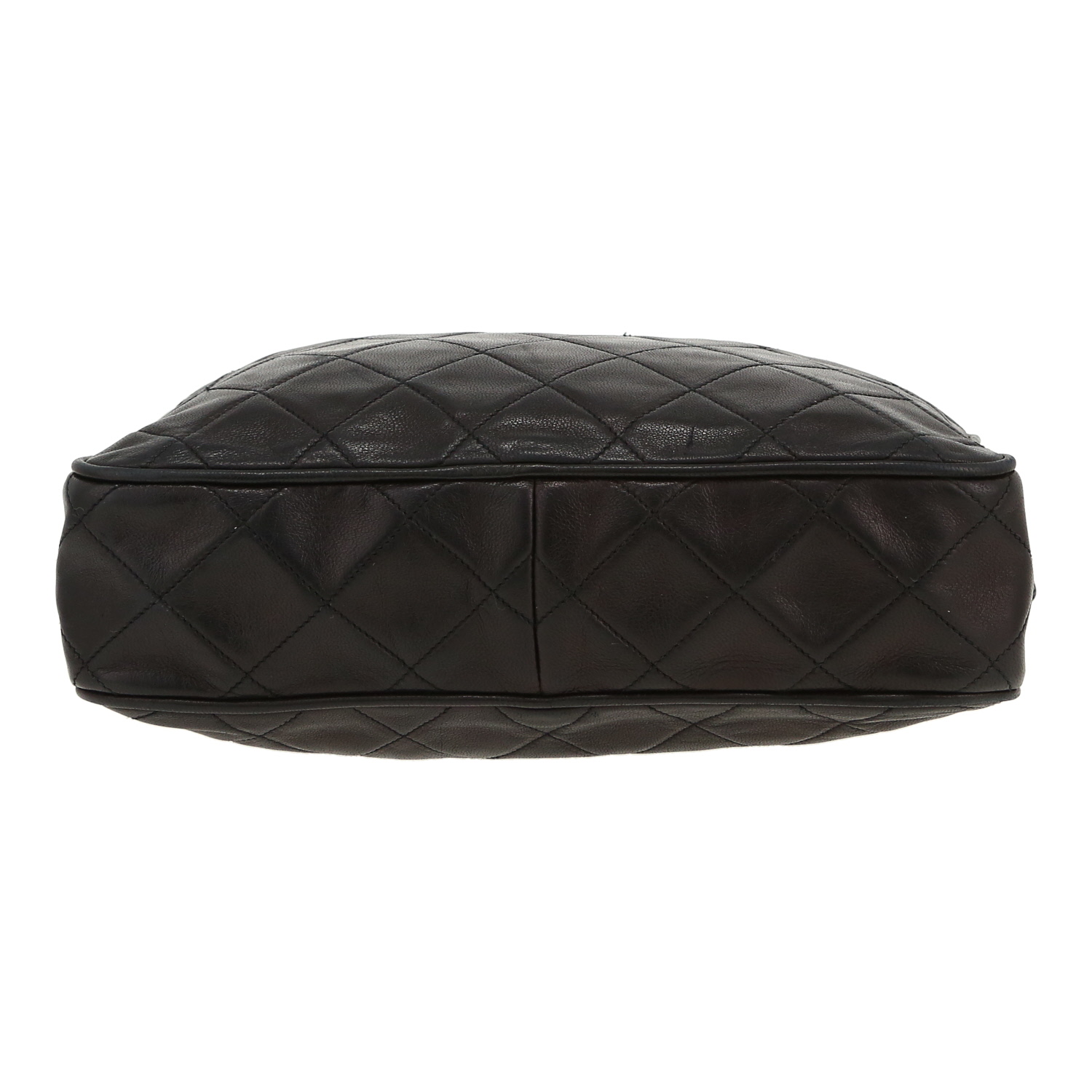 Chanel Camera shoulder bag in black quilted leather - Detail D1