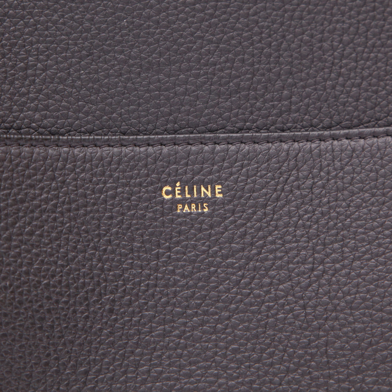 Sac à main Celine  Sac Sangle en cuir grainé gris - Detail D2