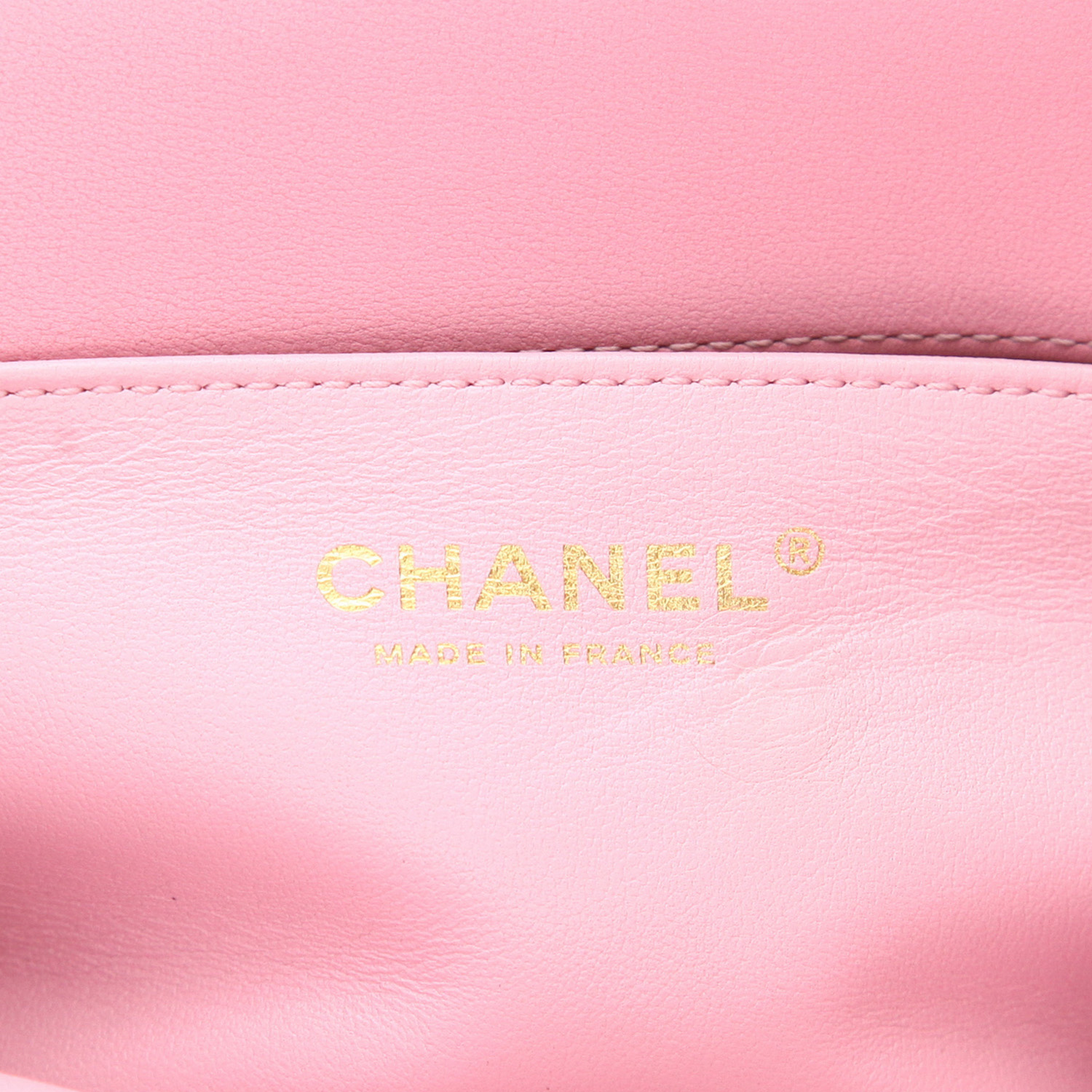 Bolso bandolera Chanel  Boy en cuero acolchado con motivos de espigas rosa - Detail D2