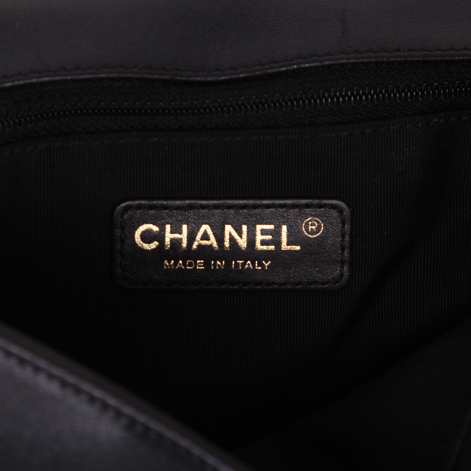 Borsa a tracolla Chanel  Boy modello grande  in pelle trapuntata nera - Detail D2