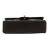 Bolso de mano Chanel  Timeless Petit en cuero acolchado negro - Detail D1 thumbnail