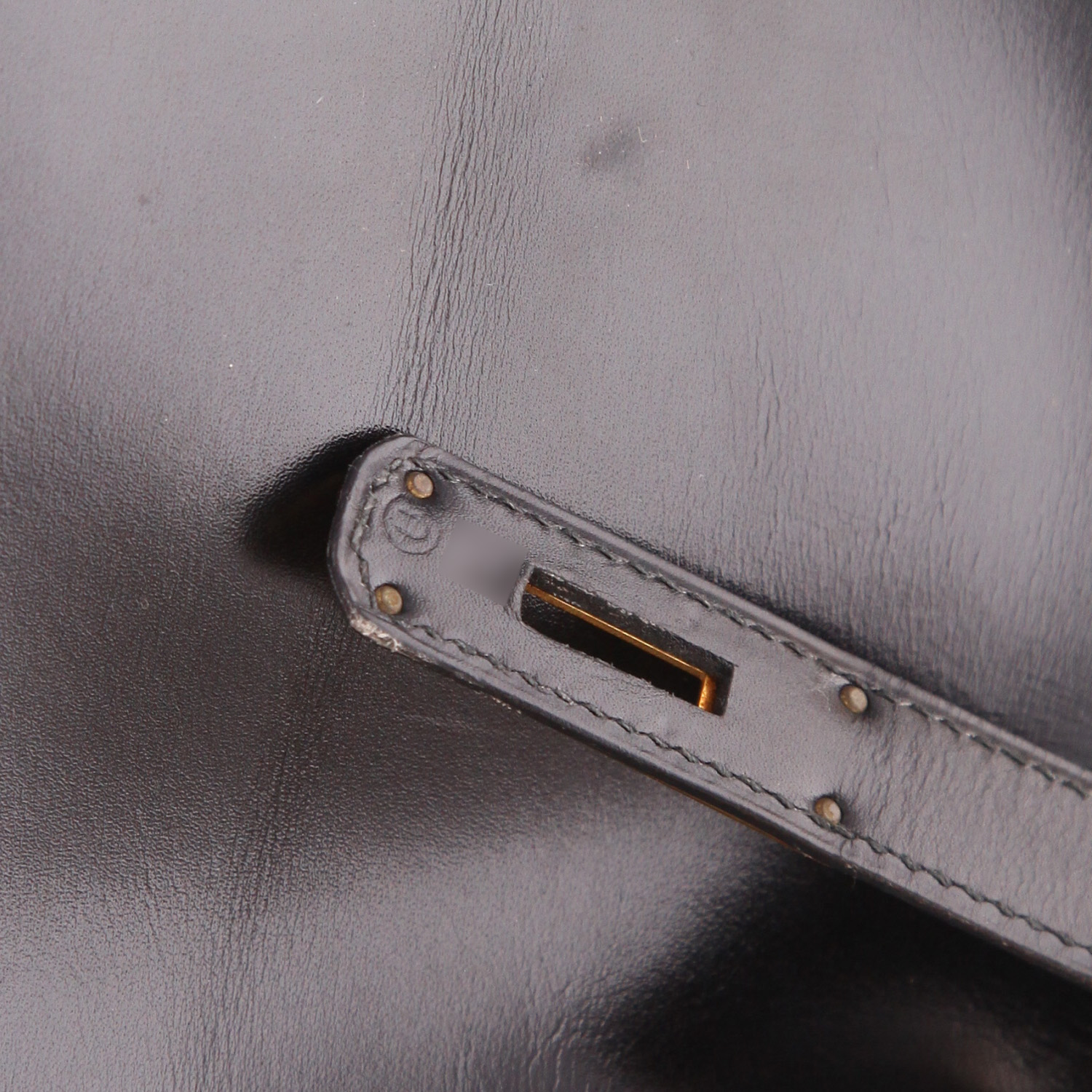 Hermès  Kelly 28 cm handbag  in black box leather - Detail D4