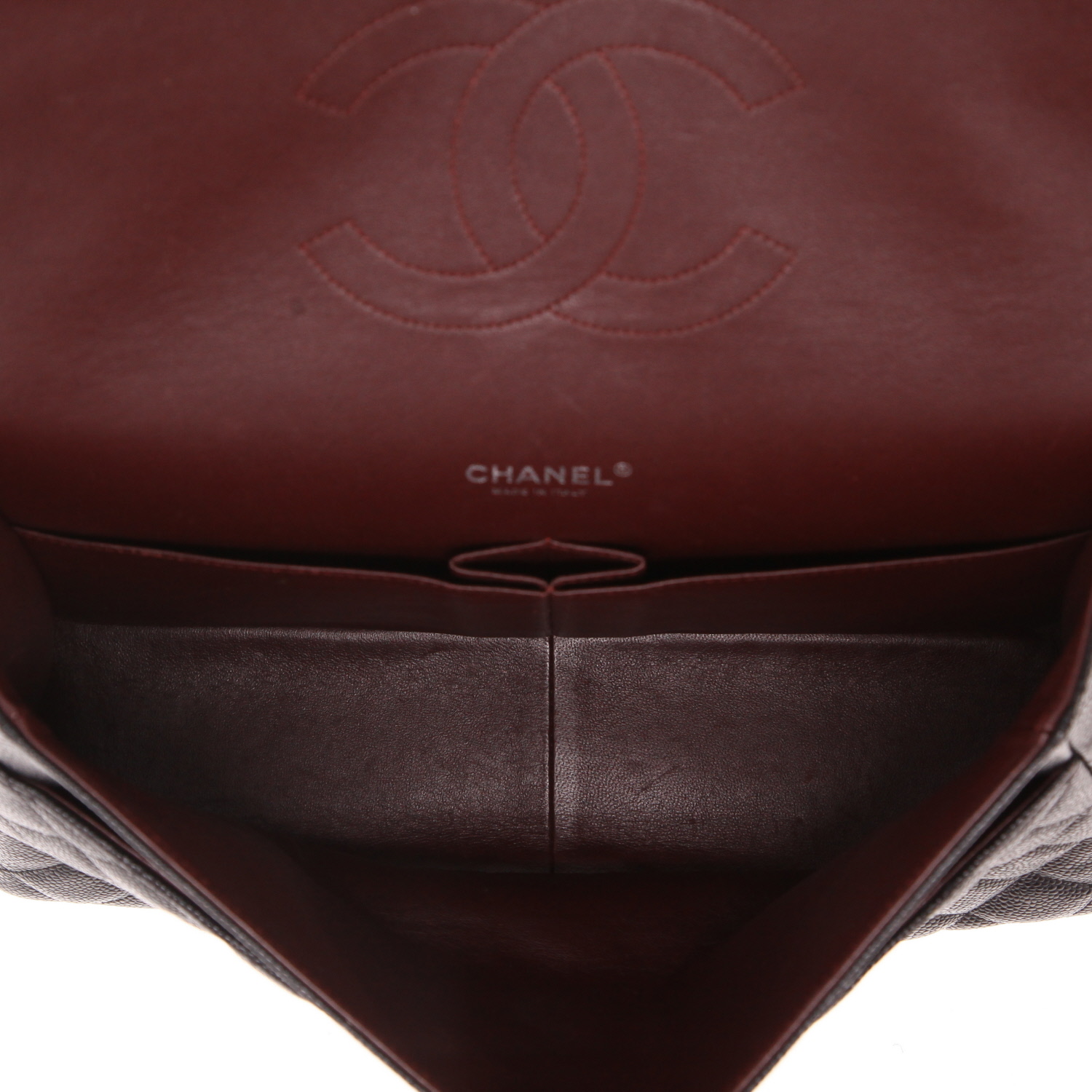 Chanel  Timeless Maxi Jumbo shoulder bag  in black quilted grained leather - Detail D3