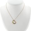 Collar Tiffany 
Co Open Heart modelo mediano de oro amarillo - 360 thumbnail
