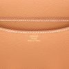 Bolso de mano Hermès  Constance mini  en cuero epsom color oro - Detail D2 thumbnail