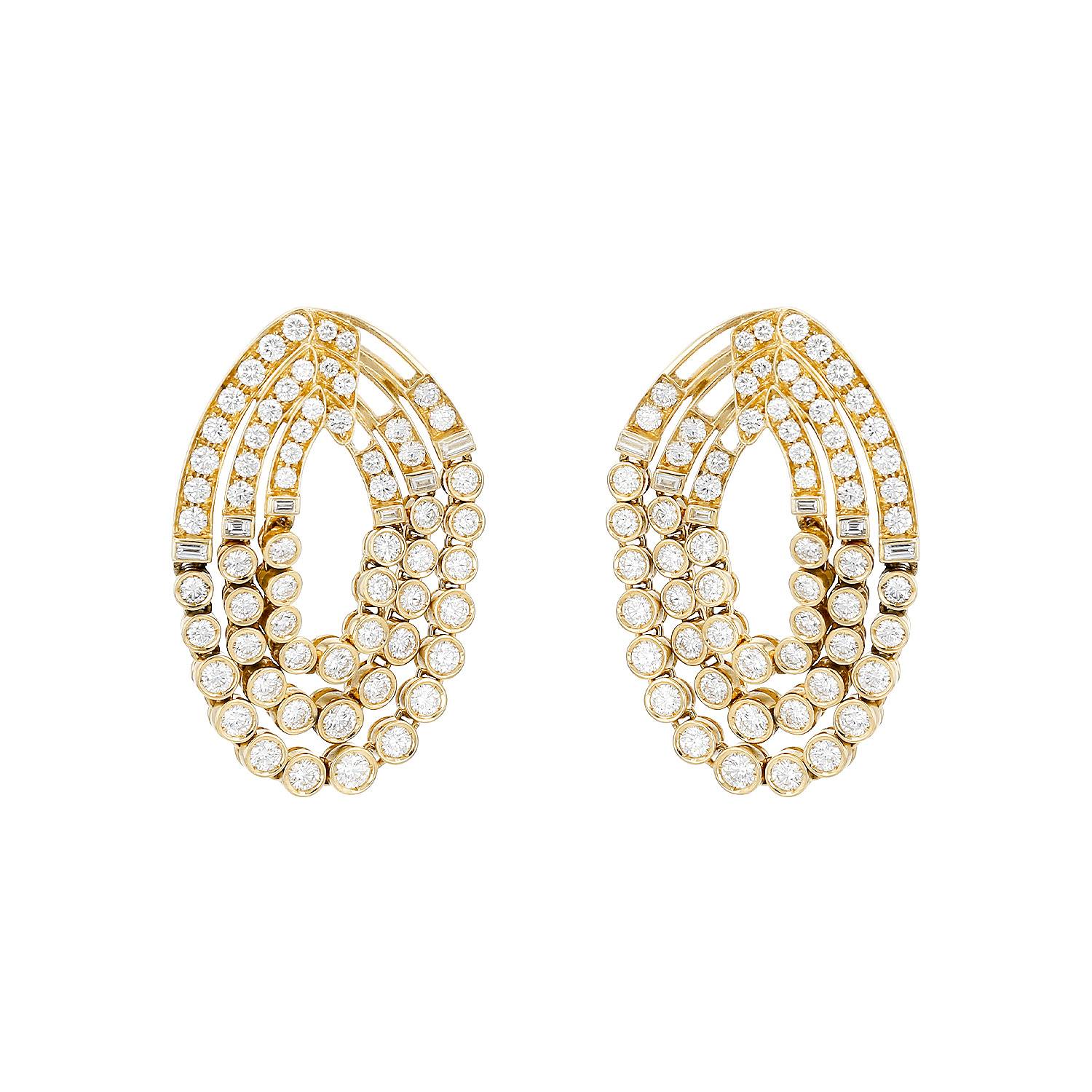Paire de boucles d'oreilles semi-articulée Vintage en or jaune et diamants - 00pp