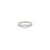 Anello solitario Cartier 1895 in platino e diamanti - 360 thumbnail