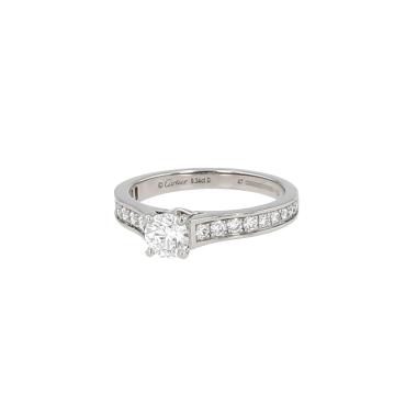 Anello solitario Cartier 1895 in platino e diamanti