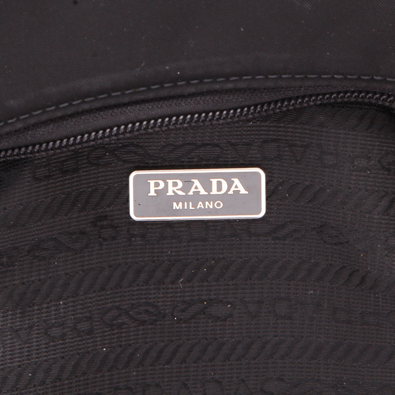Prada  Re-Edition 2005 handbag  in black canvas - Detail D2