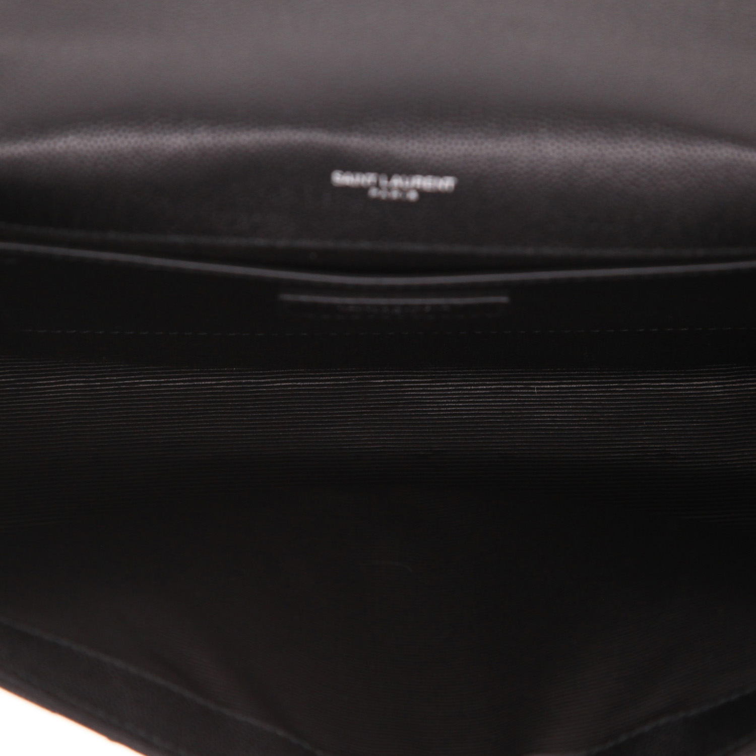 Borsa a tracolla Saint Laurent  Envelope in pelle martellata nera - Detail D3