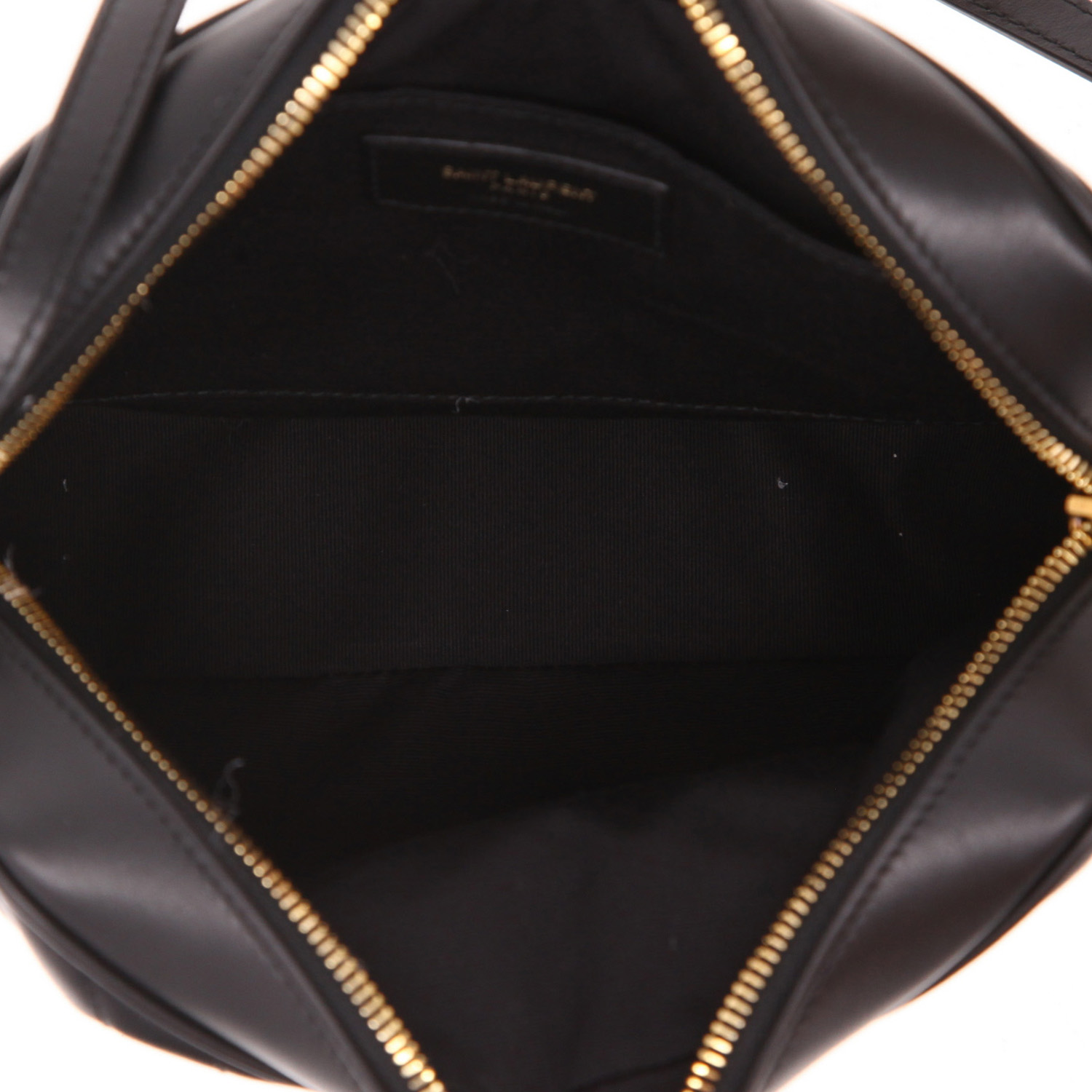 Saint Laurent  Lou Sac Caméra shoulder bag  in black chevron quilted leather - Detail D3