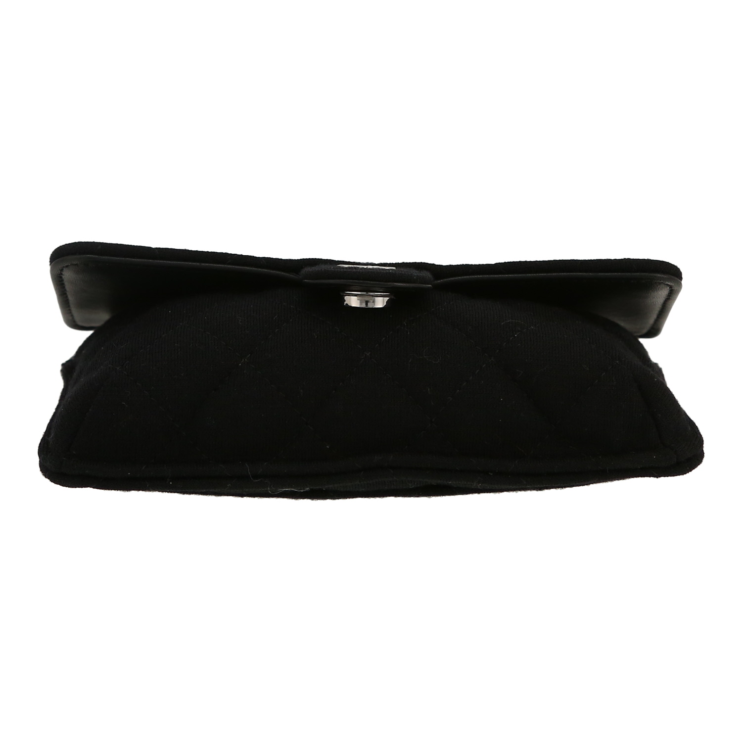 Bolso Cabás Chanel   en lona gris negra y blanca y jersey negro - Detail D1