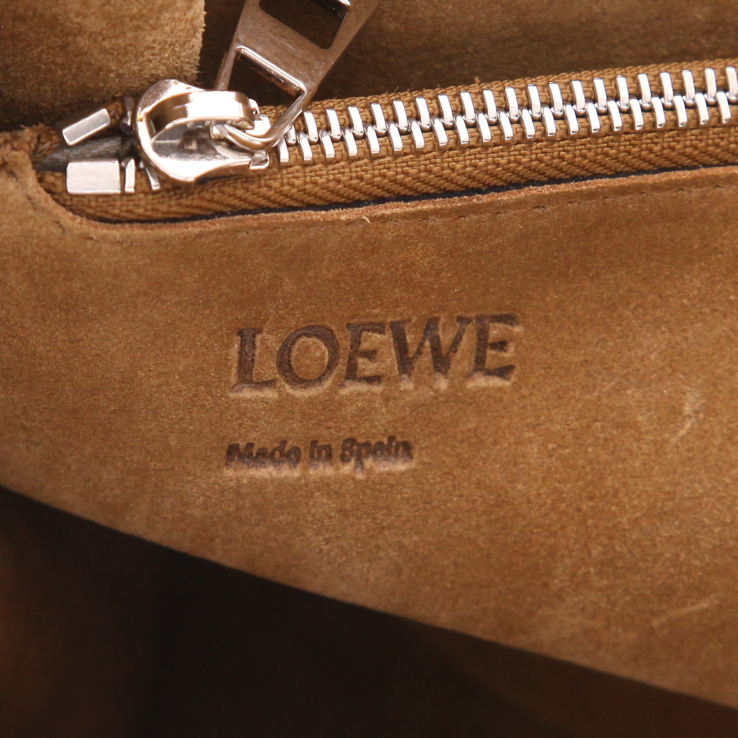 Loewe  Gate Top Handle handbag  in multicolor leather  and black leather - Detail D2