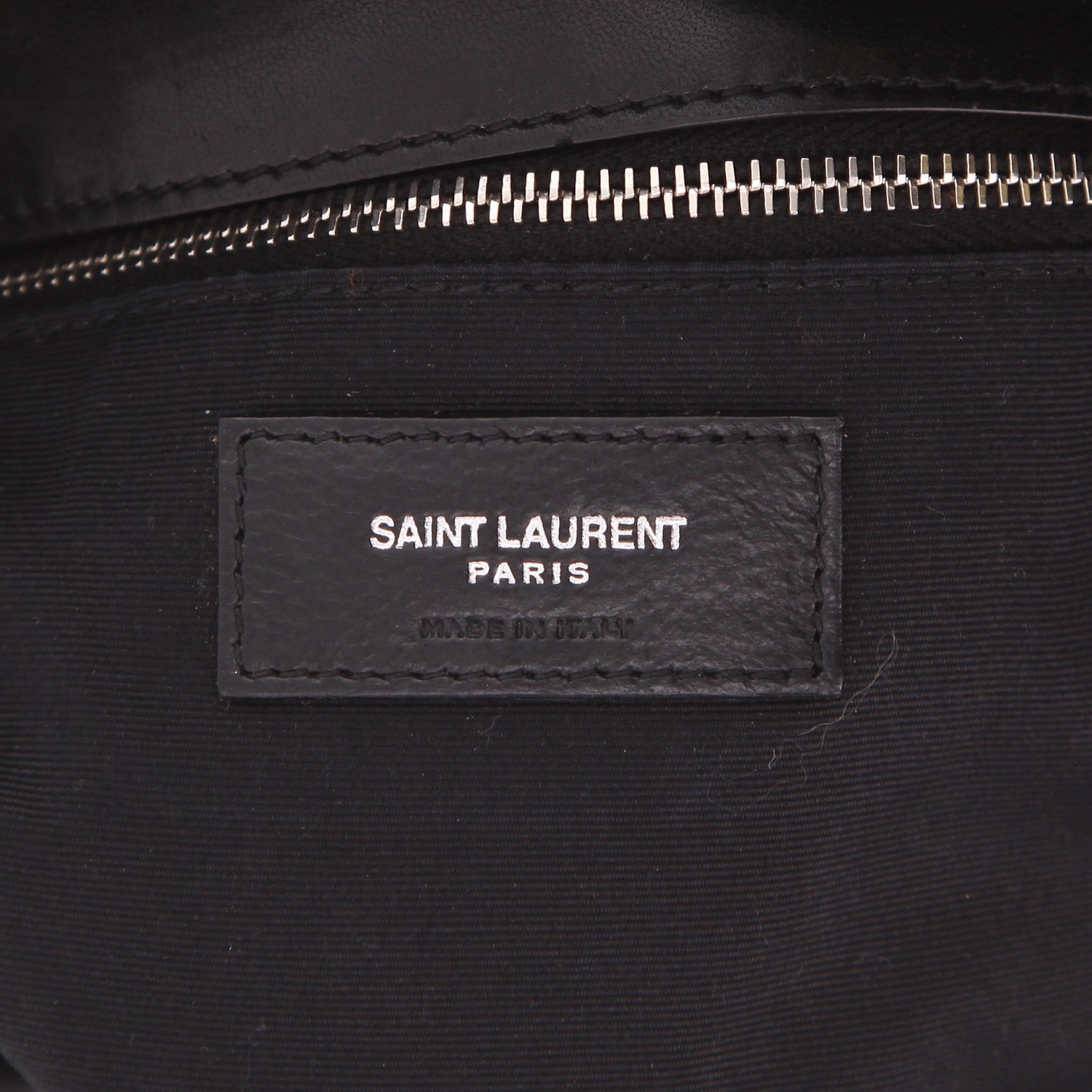 Saint Laurent  Puffer medium model  shoulder bag  in black quilted leather - Detail D2