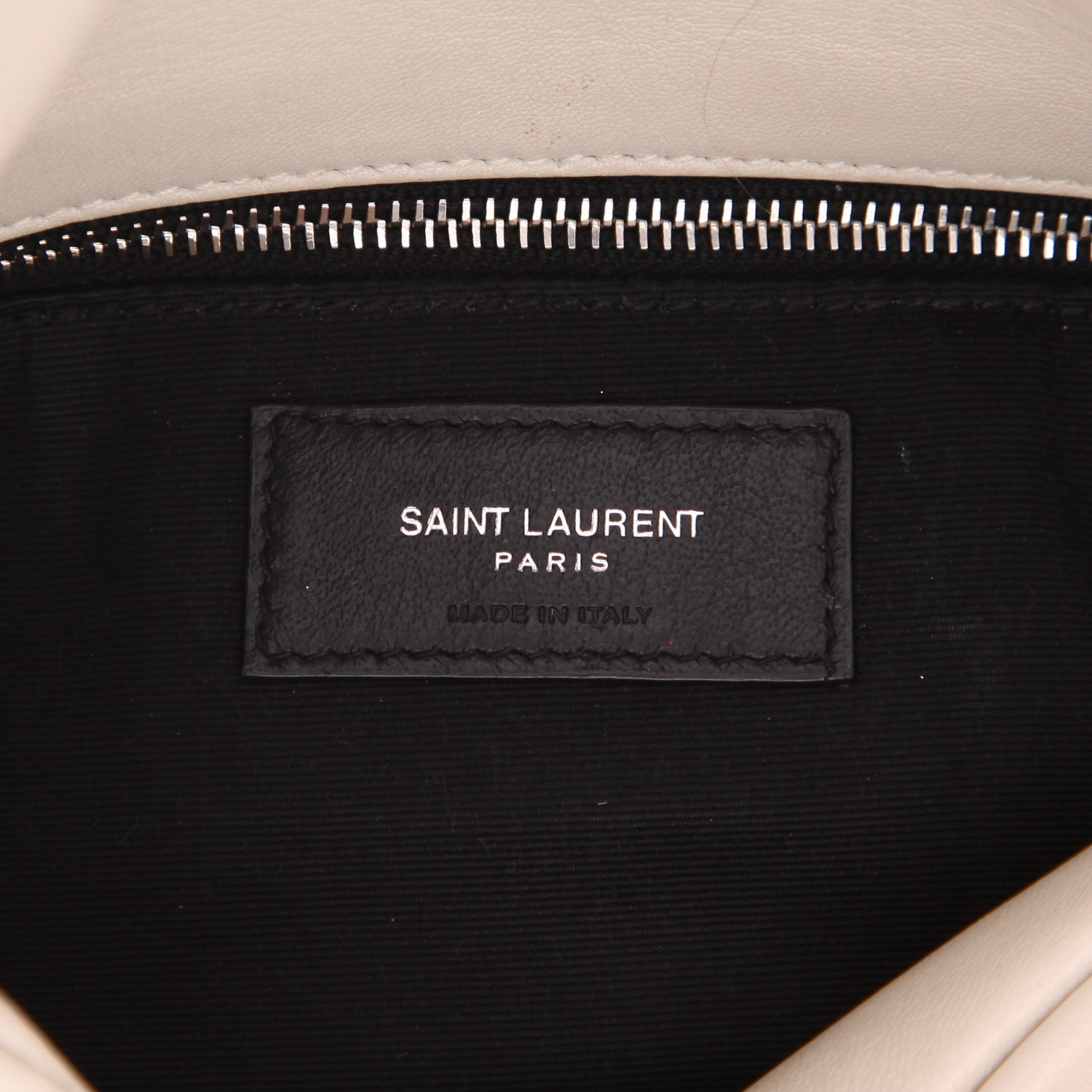 Saint Laurent  Puffer small model  shoulder bag  in off-white chevron quilted leather - Detail D2