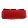 Sac bandoulière Chanel  Timeless Jumbo en cuir grainé matelassé rouge - Detail D1 thumbnail