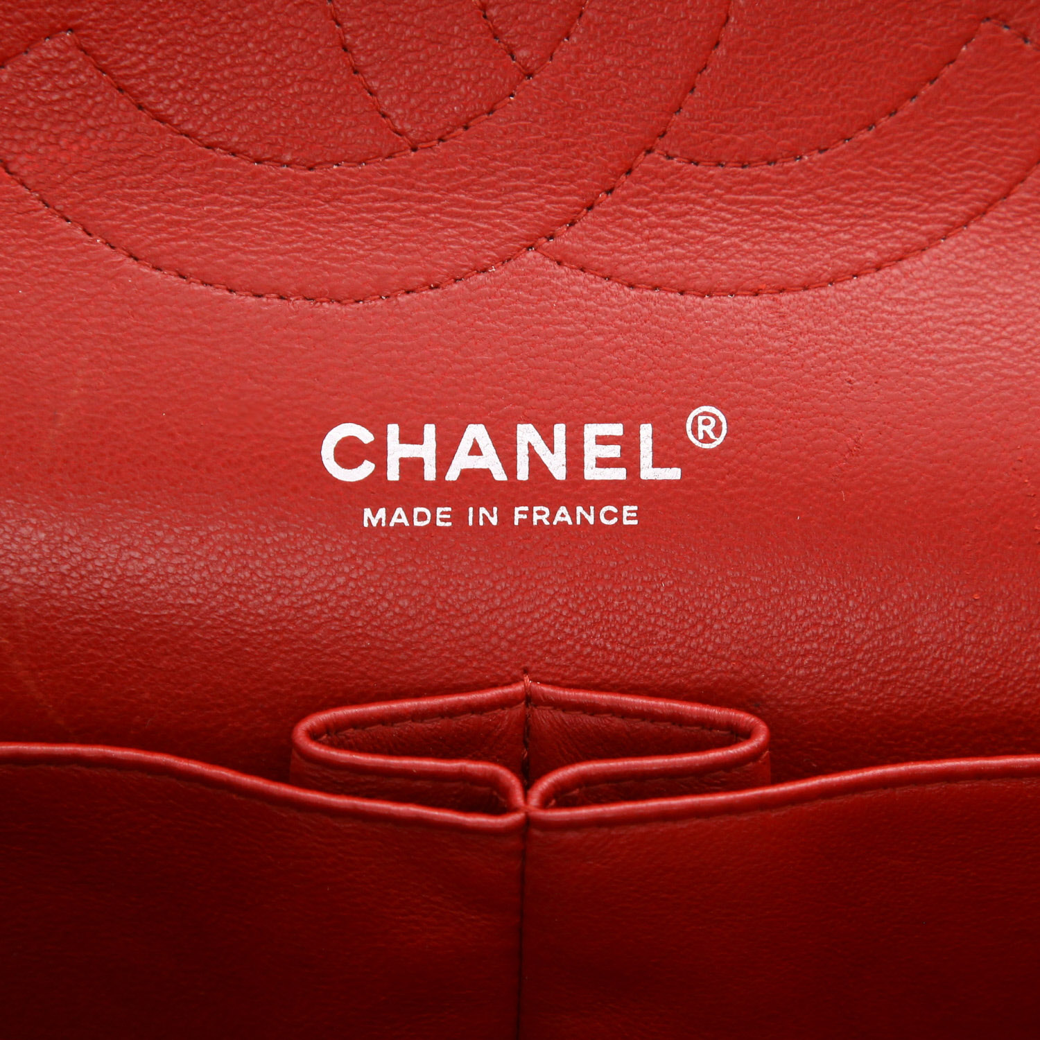 Chanel  Timeless Jumbo shoulder bag  in red quilted grained leather - Detail D2