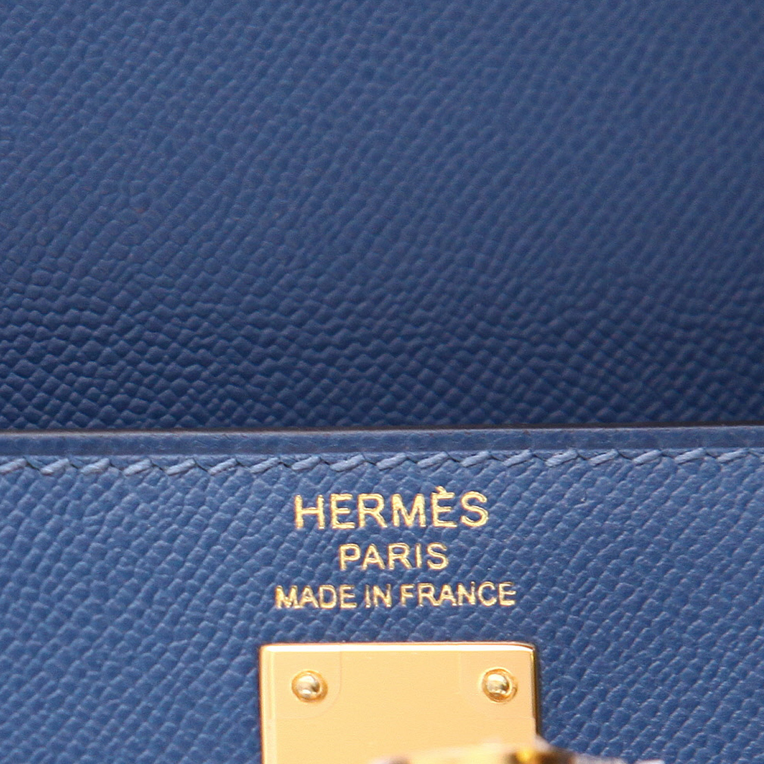 Hermès  Kelly 25 cm handbag  in blue Madame calfskin - Detail D2