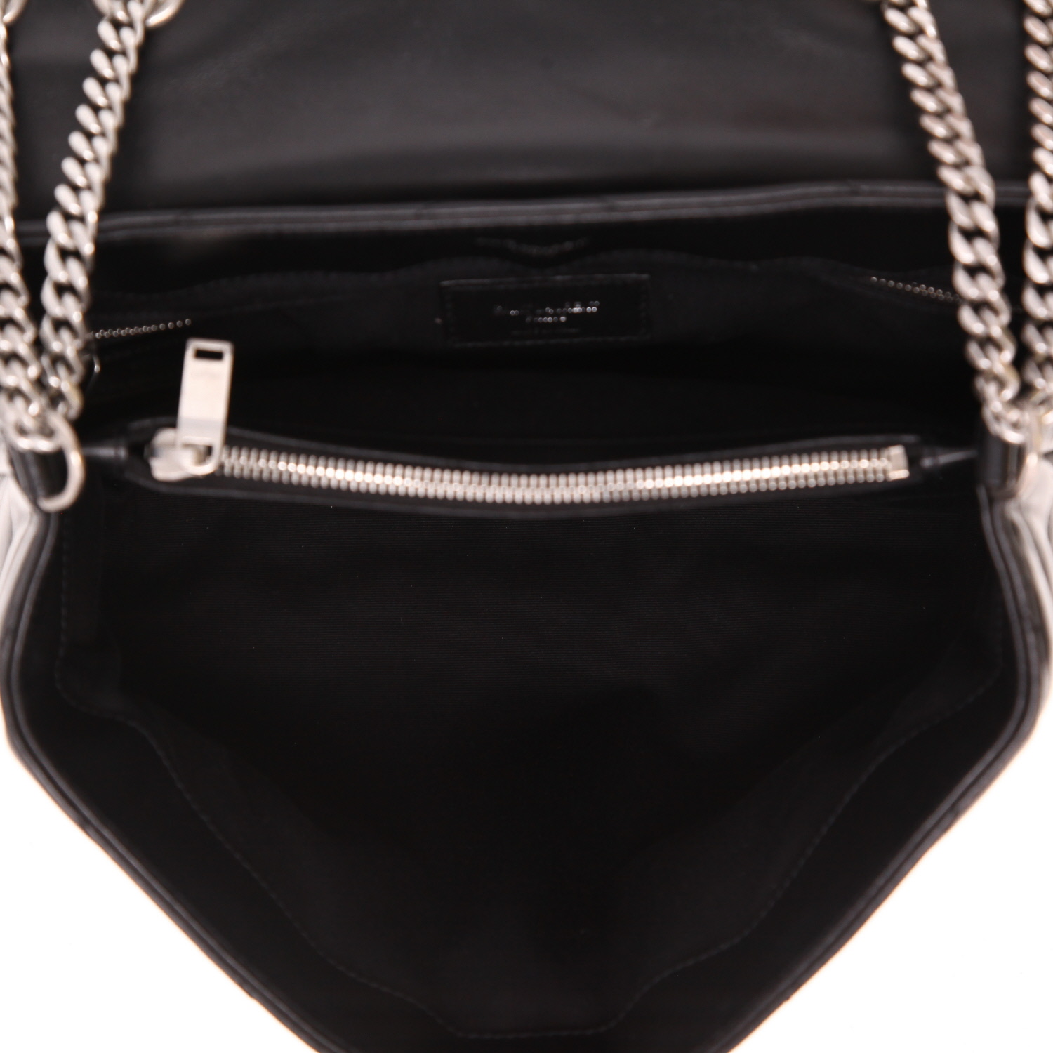 Saint Laurent  Loulou handbag  in black chevron quilted leather - Detail D3