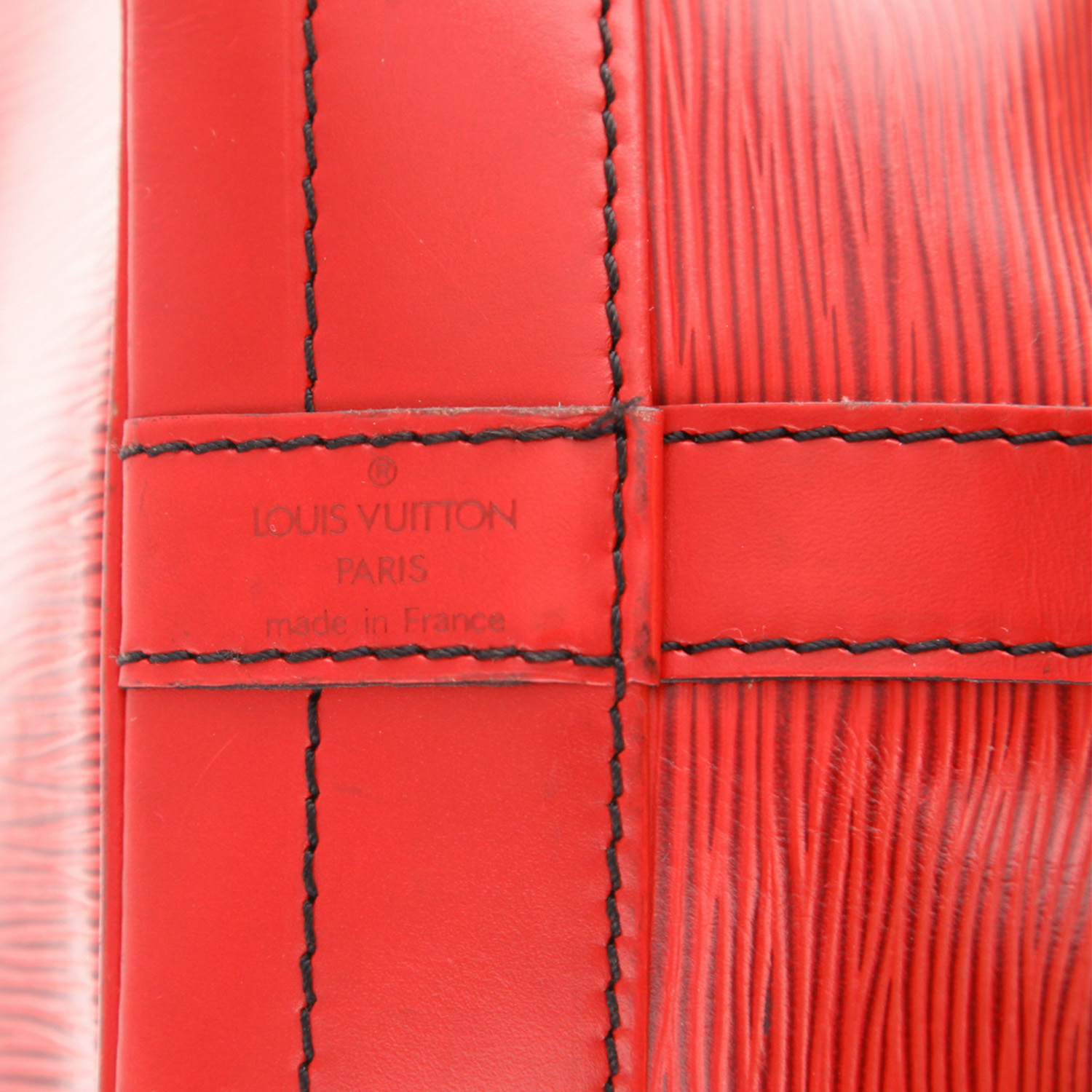 Sac à main Louis Vuitton  Noé en cuir épi rouge - Detail D2