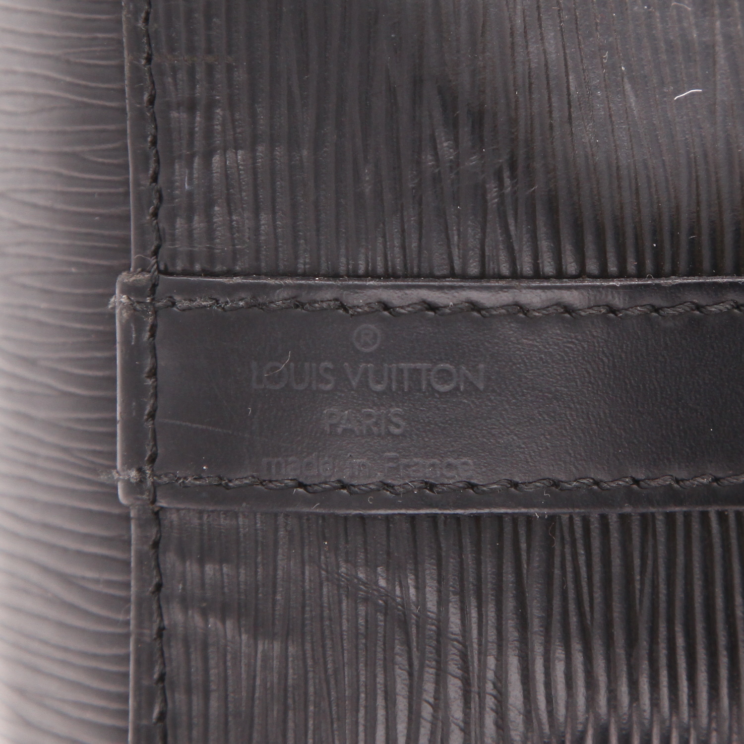 Sac cabas Louis Vuitton Noé petit modèle en cuir épi noir - Detail D2