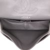 Sac bandoulière Chanel  Timeless Jumbo en cuir grainé matelassé gris - Detail D3 thumbnail