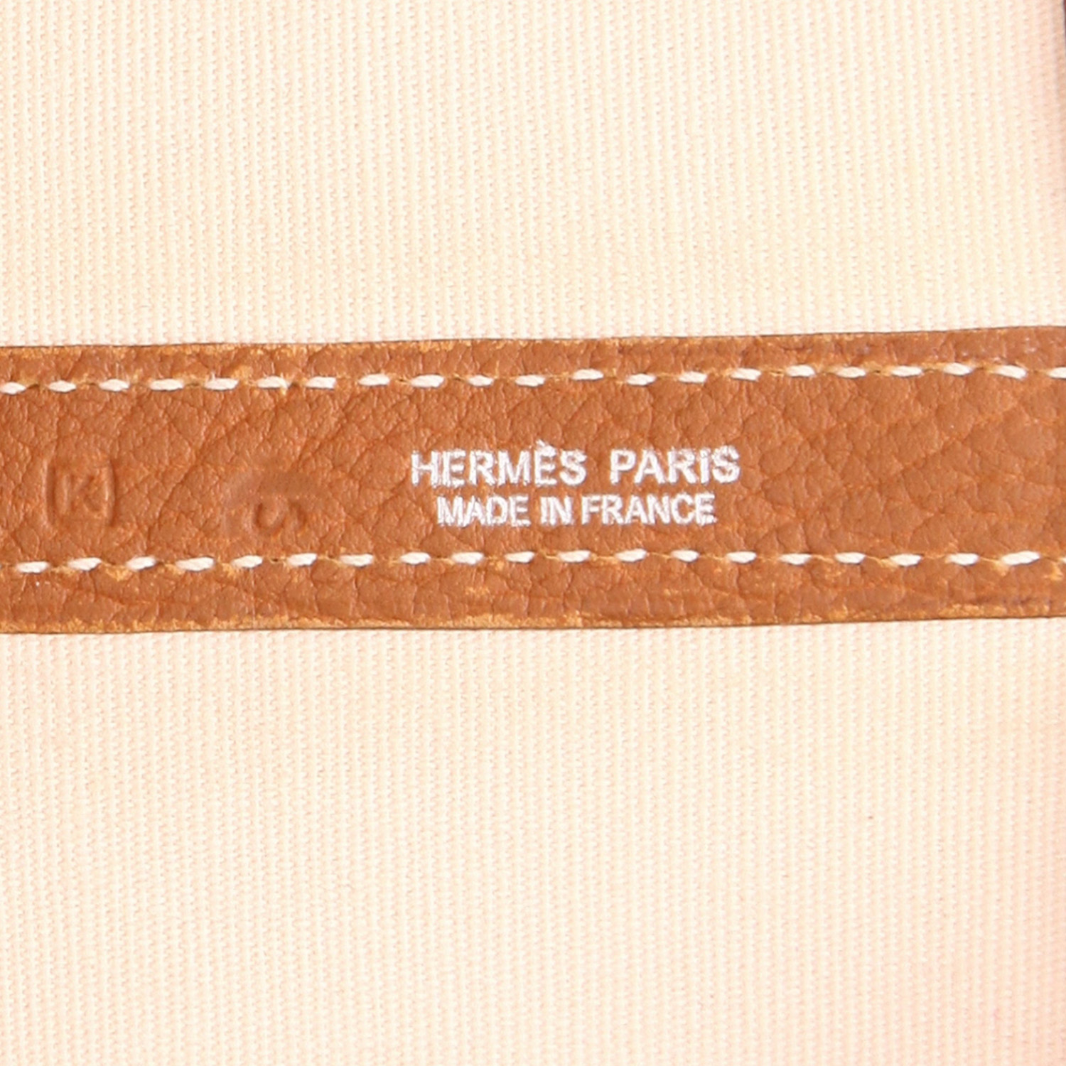 Hermès Garden shopping bag in beige canvas and brown leather - Detail D2