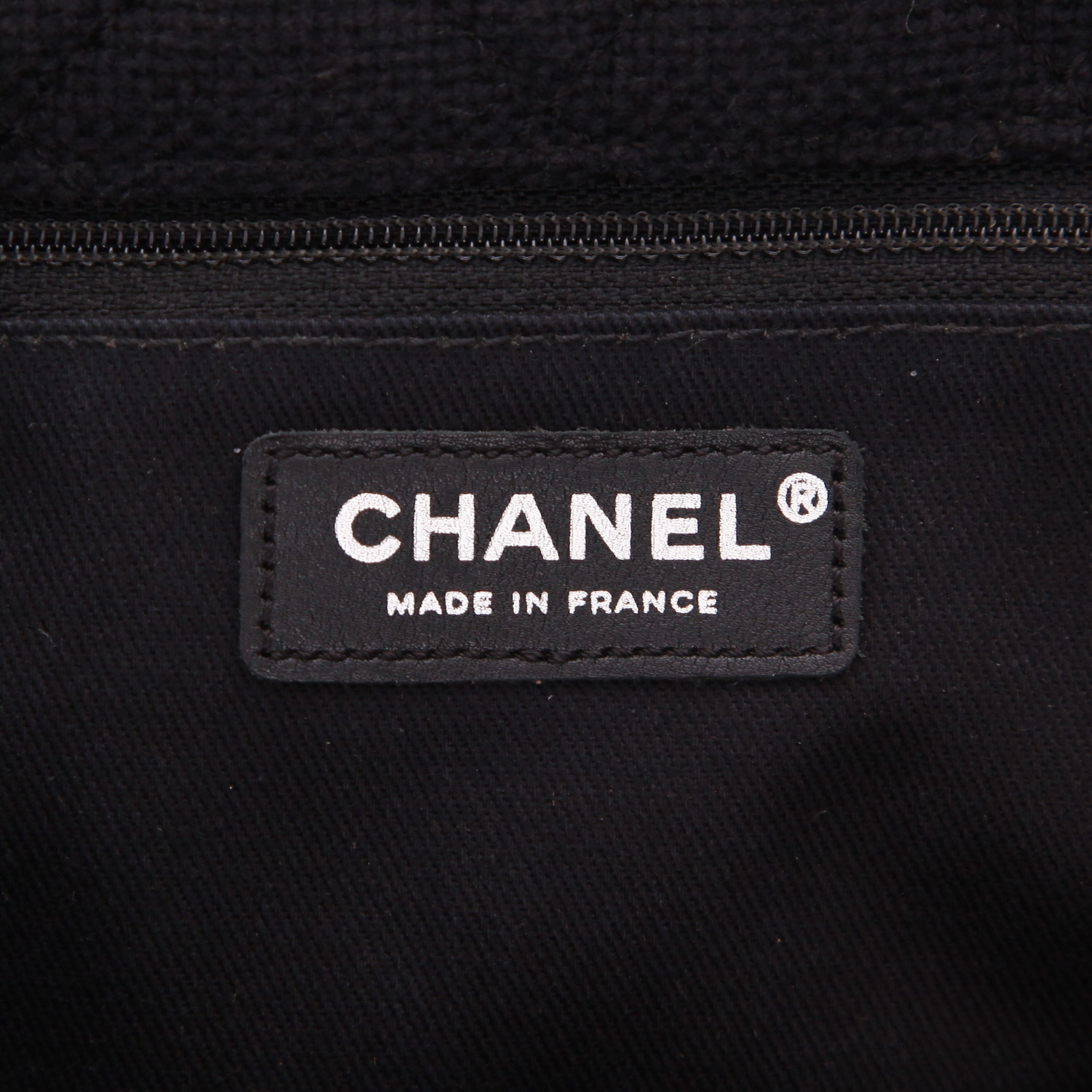 Bolso bandolera Chanel  2.55 en tweed negro - Detail D2