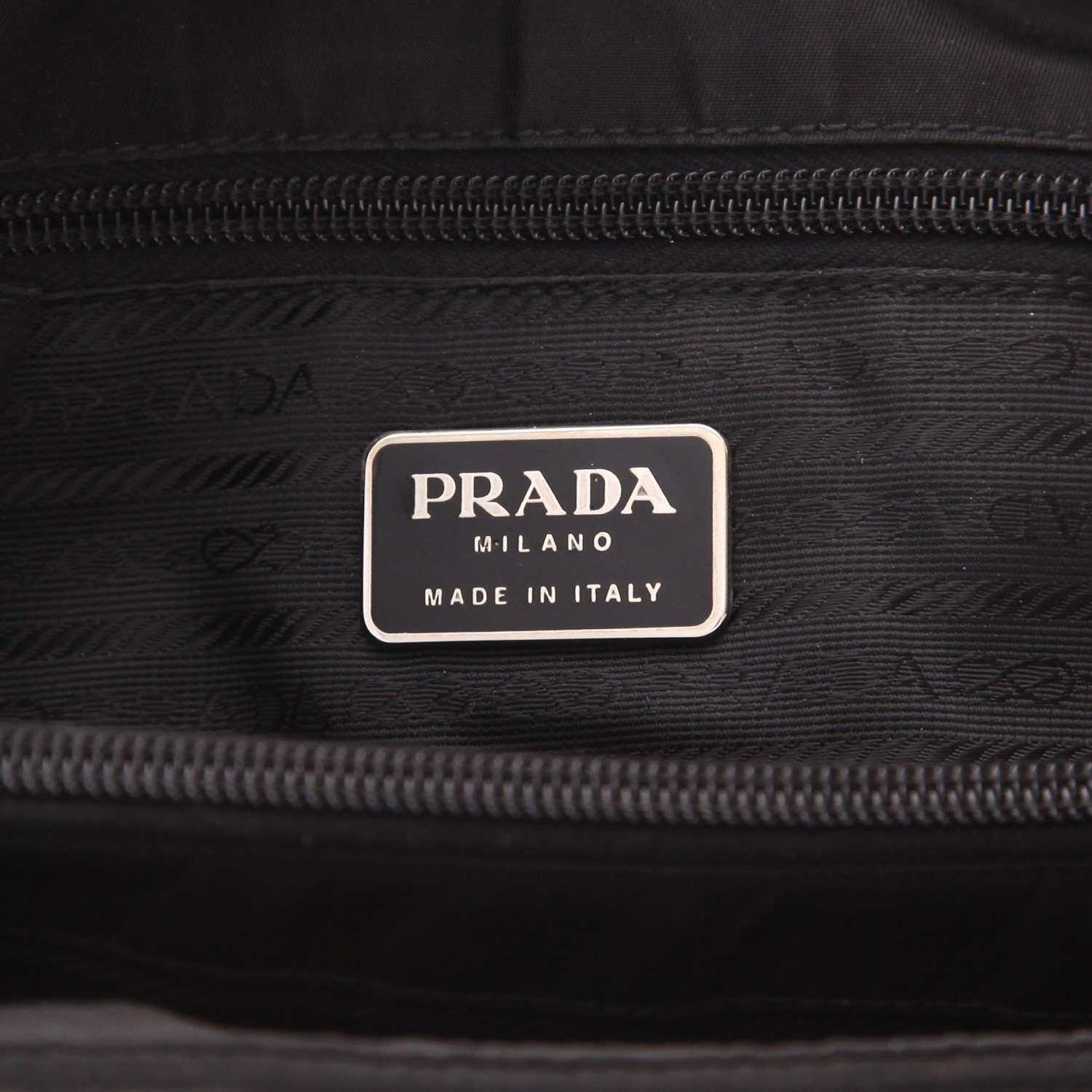 Prada  Nylon handbag  in black canvas - Detail D2