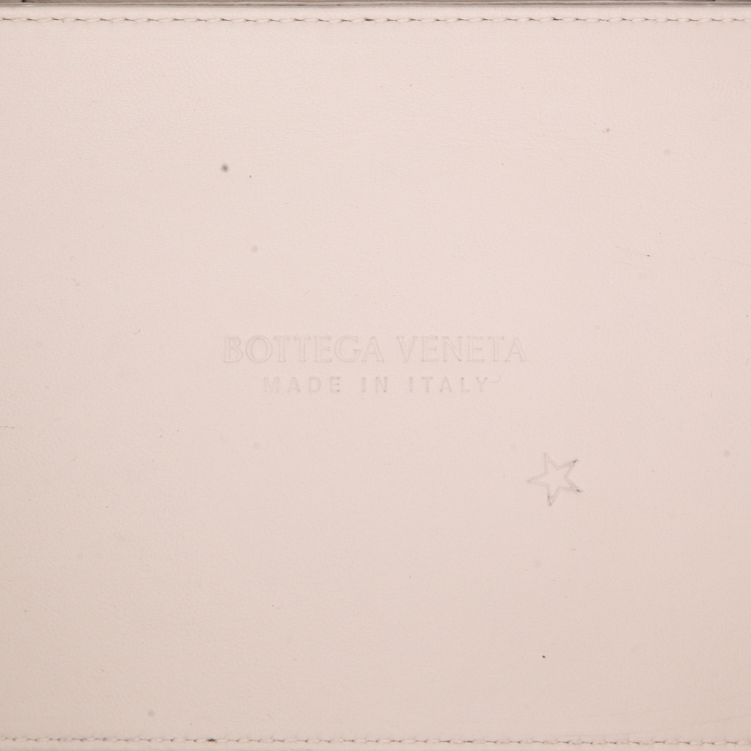 Bolso de mano Bottega Veneta  Arco modelo pequeño  en cuero intrecciato negro - Detail D2