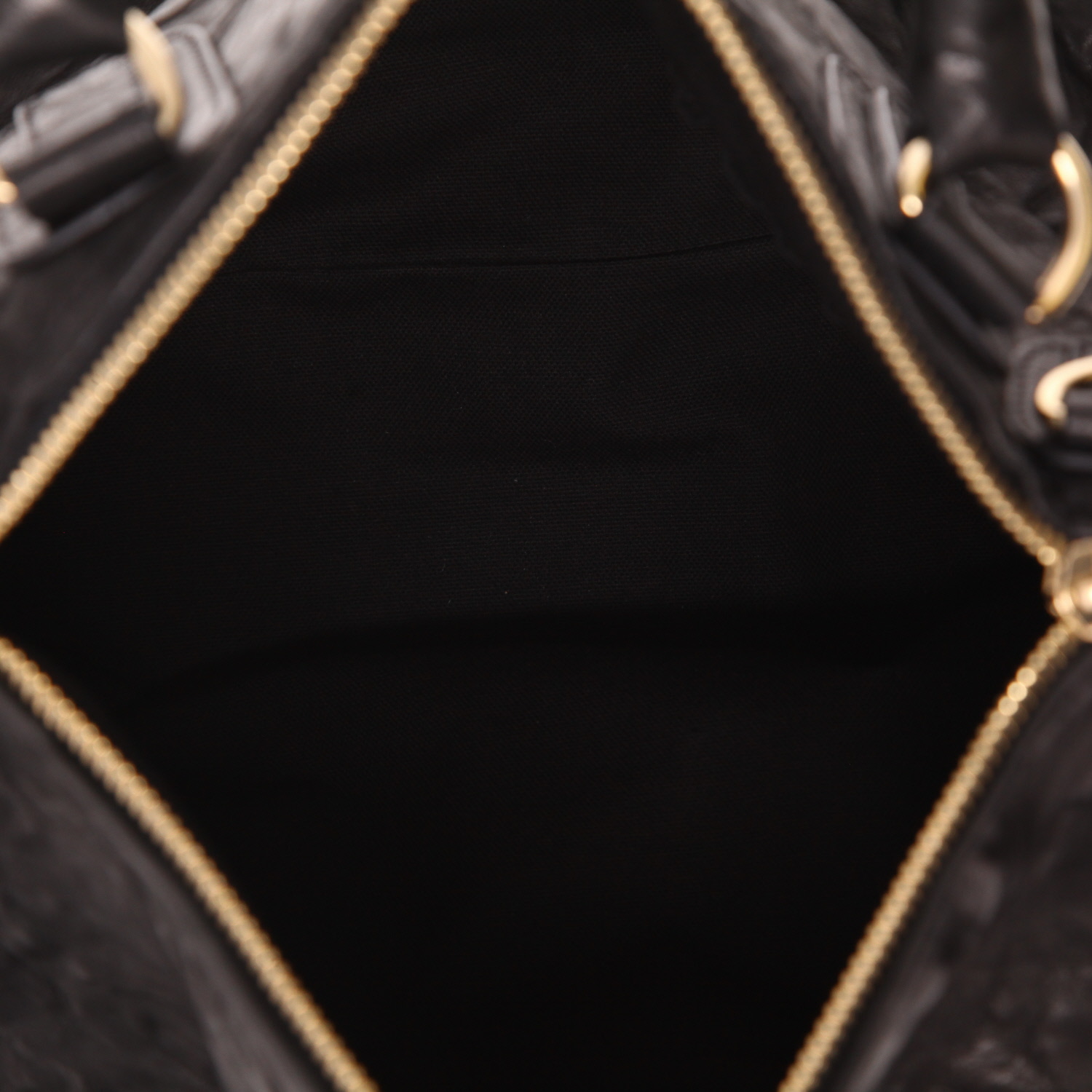 Sac à main Givenchy  Pandora moyen modèle  en cuir froissé noir - Detail D3