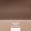 Sac à main Hermès  Kelly 25 cm en cuir epsom étoupe - Detail D2 thumbnail
