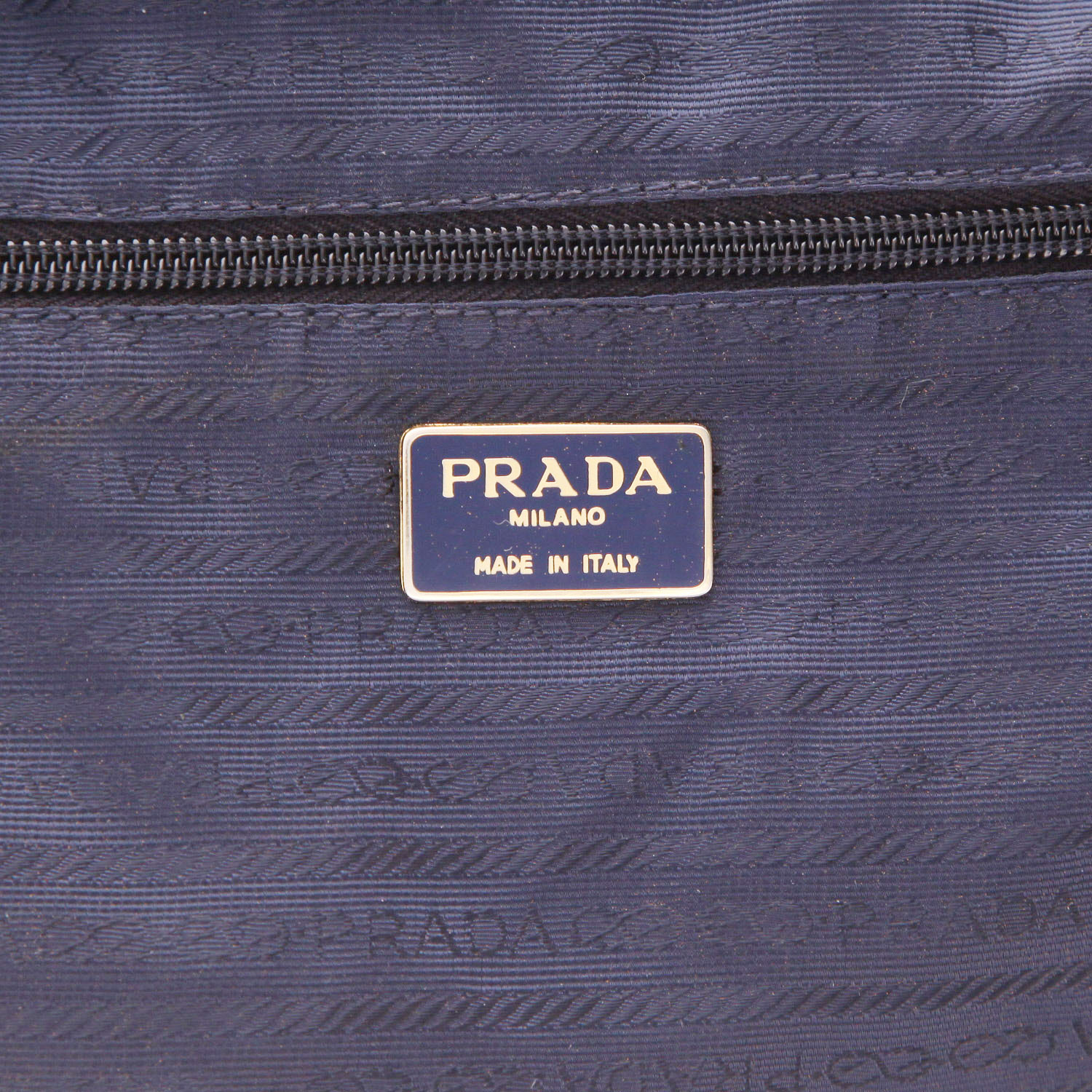 Prada  Nylon shoulder bag  in navy blue canvas - Detail D2