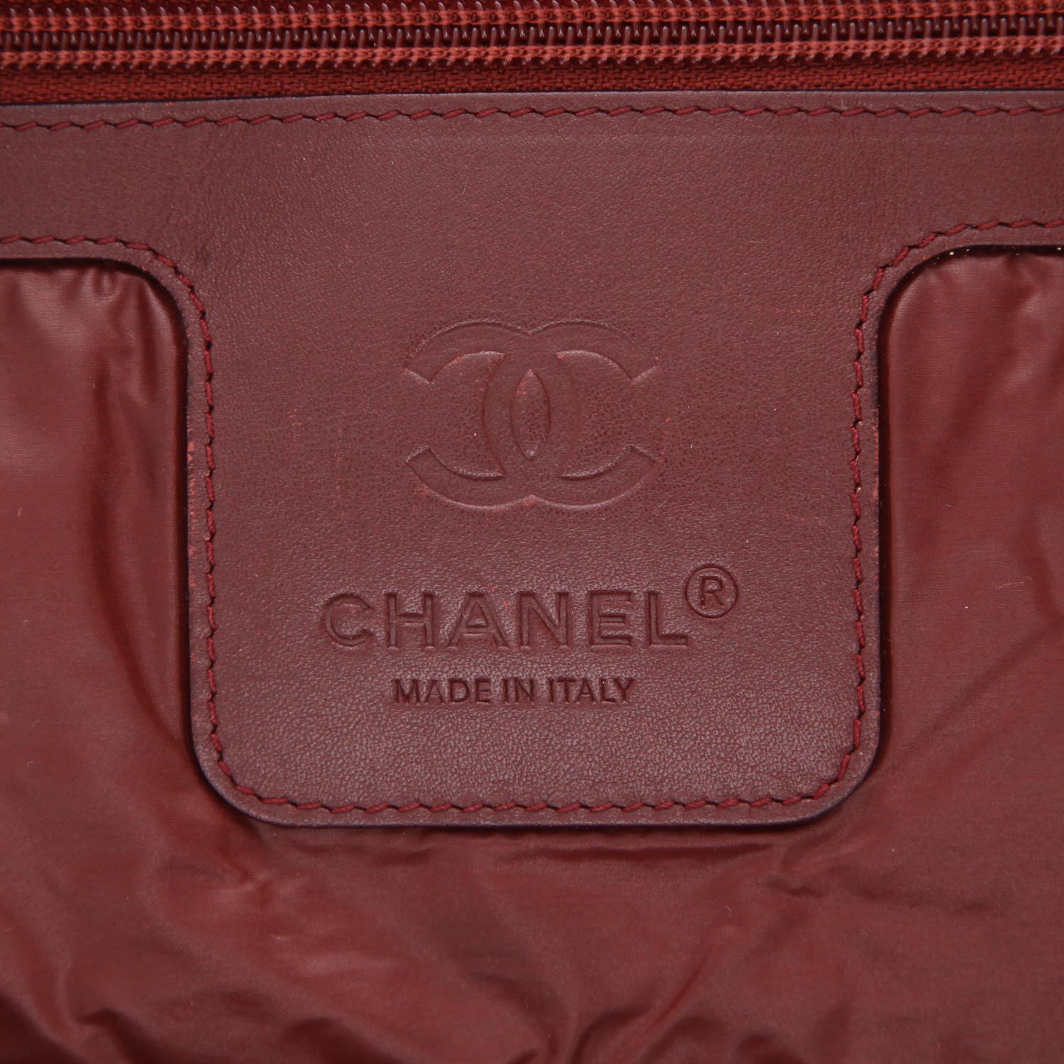 Bolso de mano Chanel  Coco Cocoon modelo grande  en lona acolchada negra y cuero negro - Detail D2